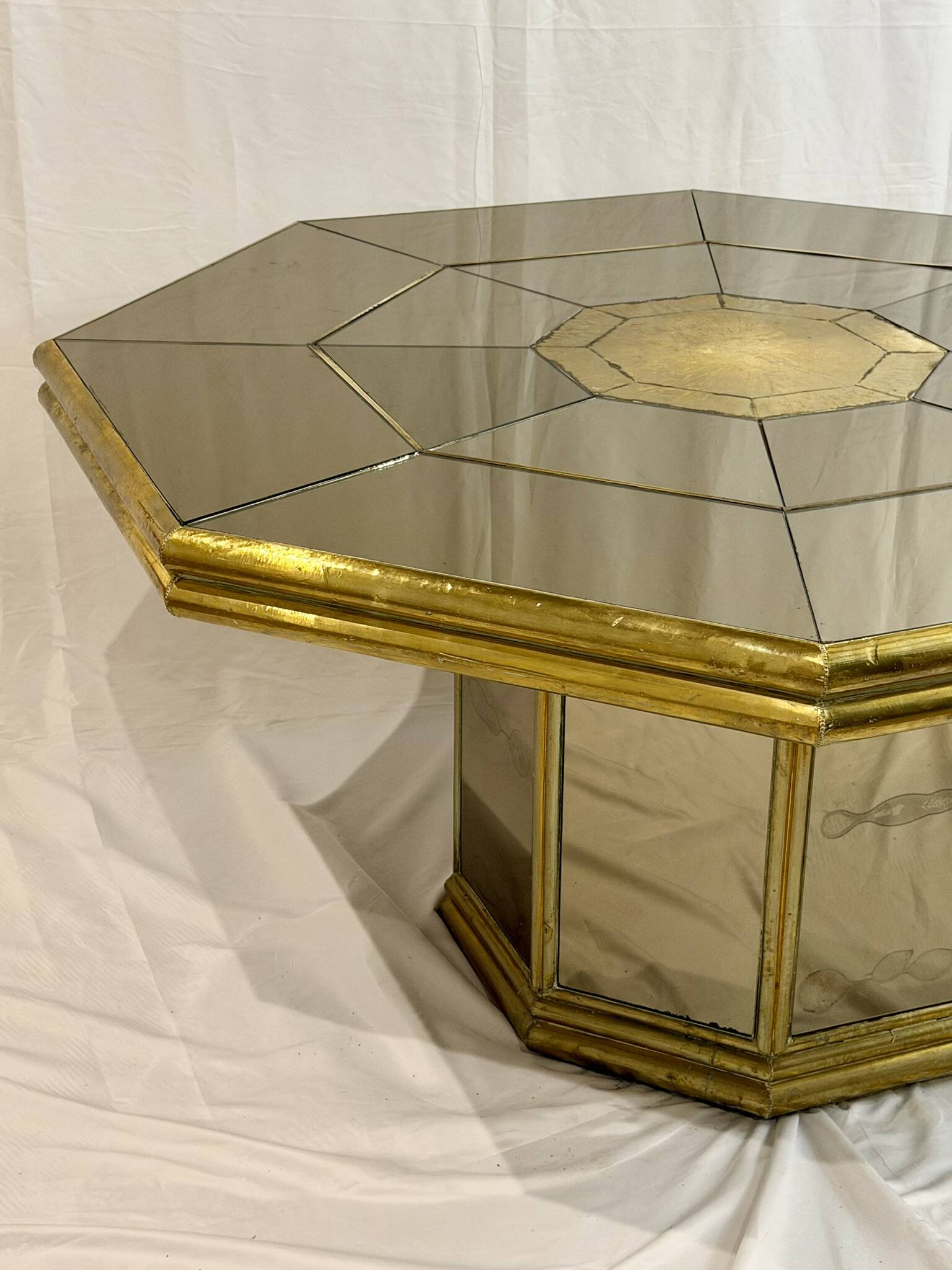 OCTAGONAL TABLE 1970