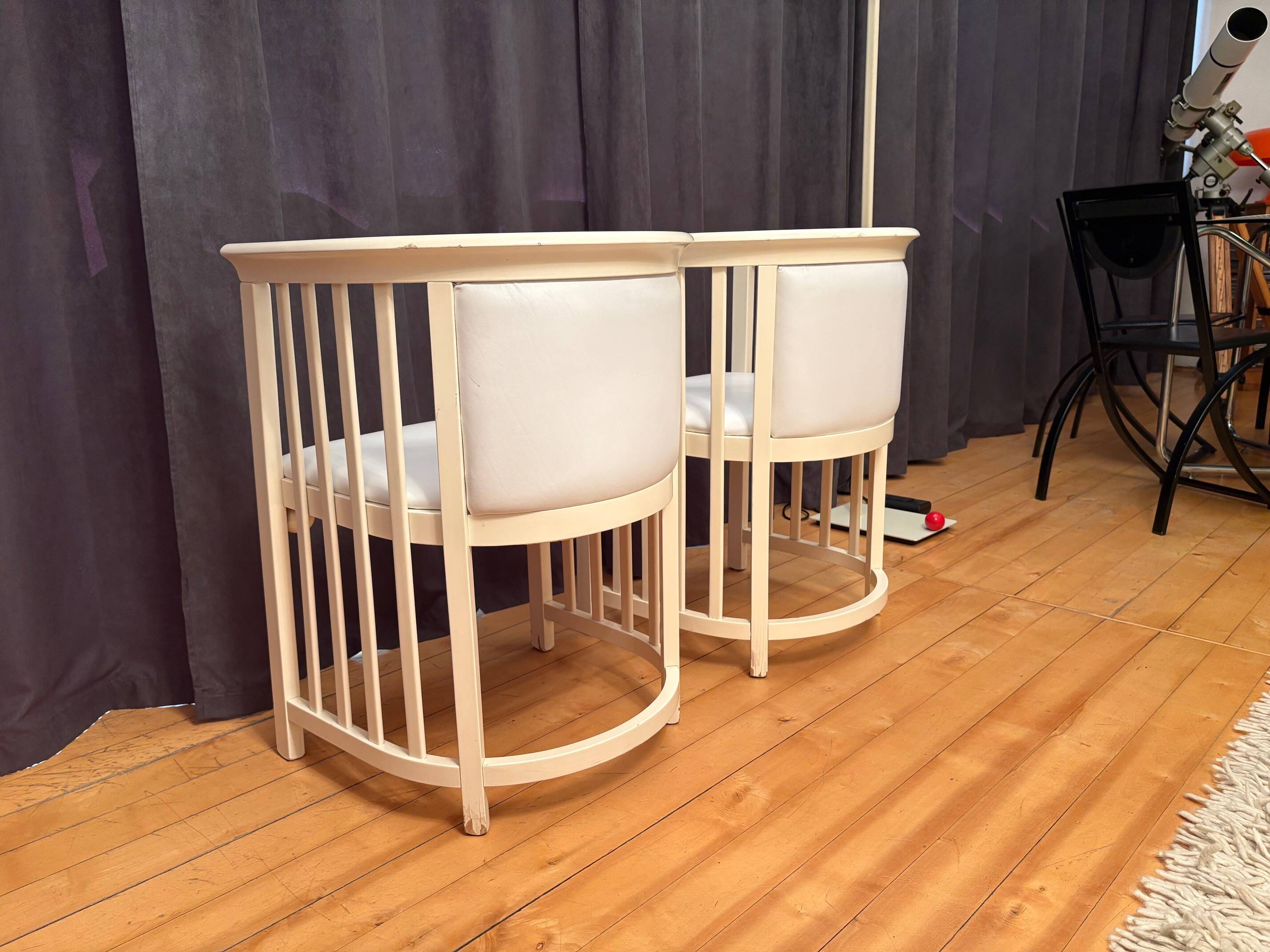 Pair of armchairs designed by Josef Hoffmann for Cabaret Fledermaus, Austri