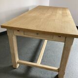 Farm table