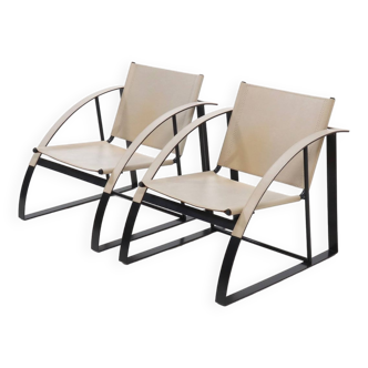 Ensemble de 2 fauteuils post-modernes en cuir et acier 1970
