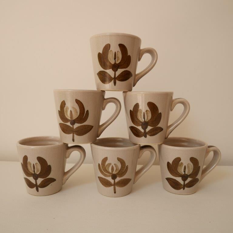 Set of 6 stoneware coffee cups, flower motif