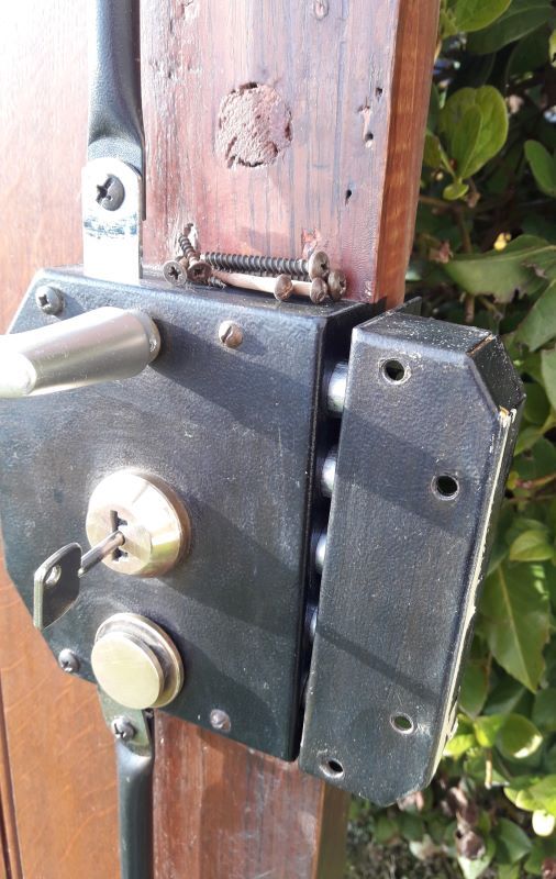 Entrance door 208,7x94 oak multipoint lock