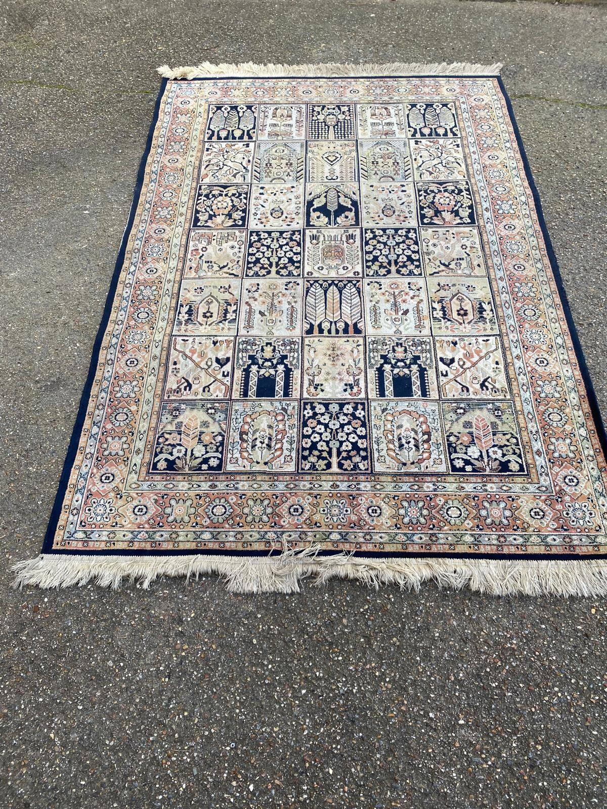 Oriental wool rug 133x200cm