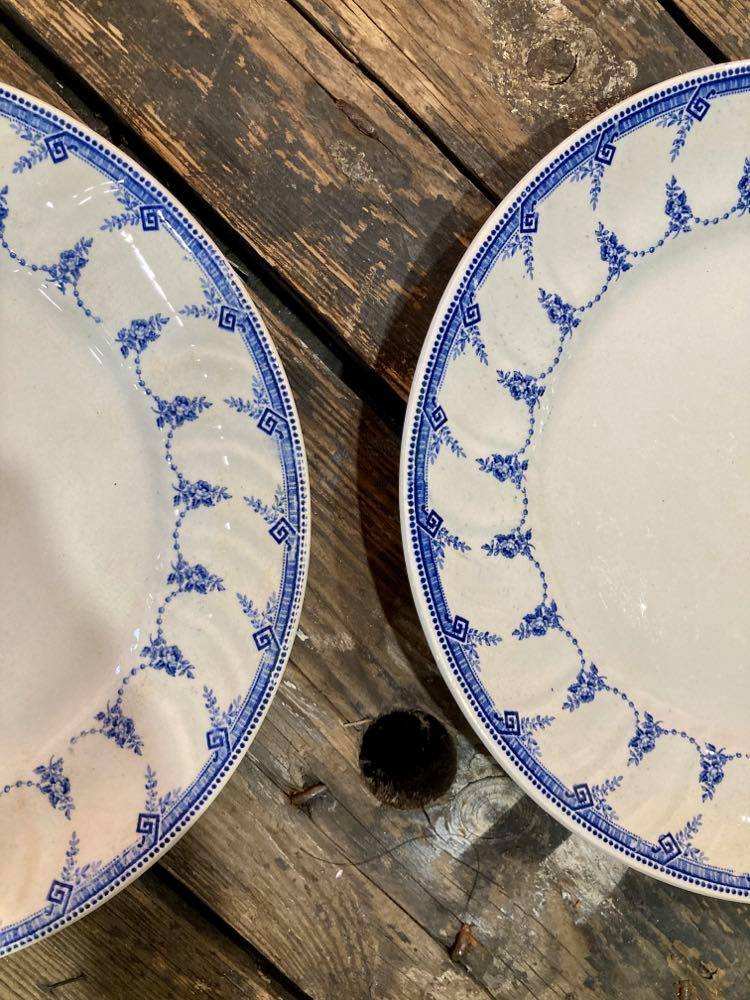 Lot 3 plates Boch La Louvière model Blue Garland