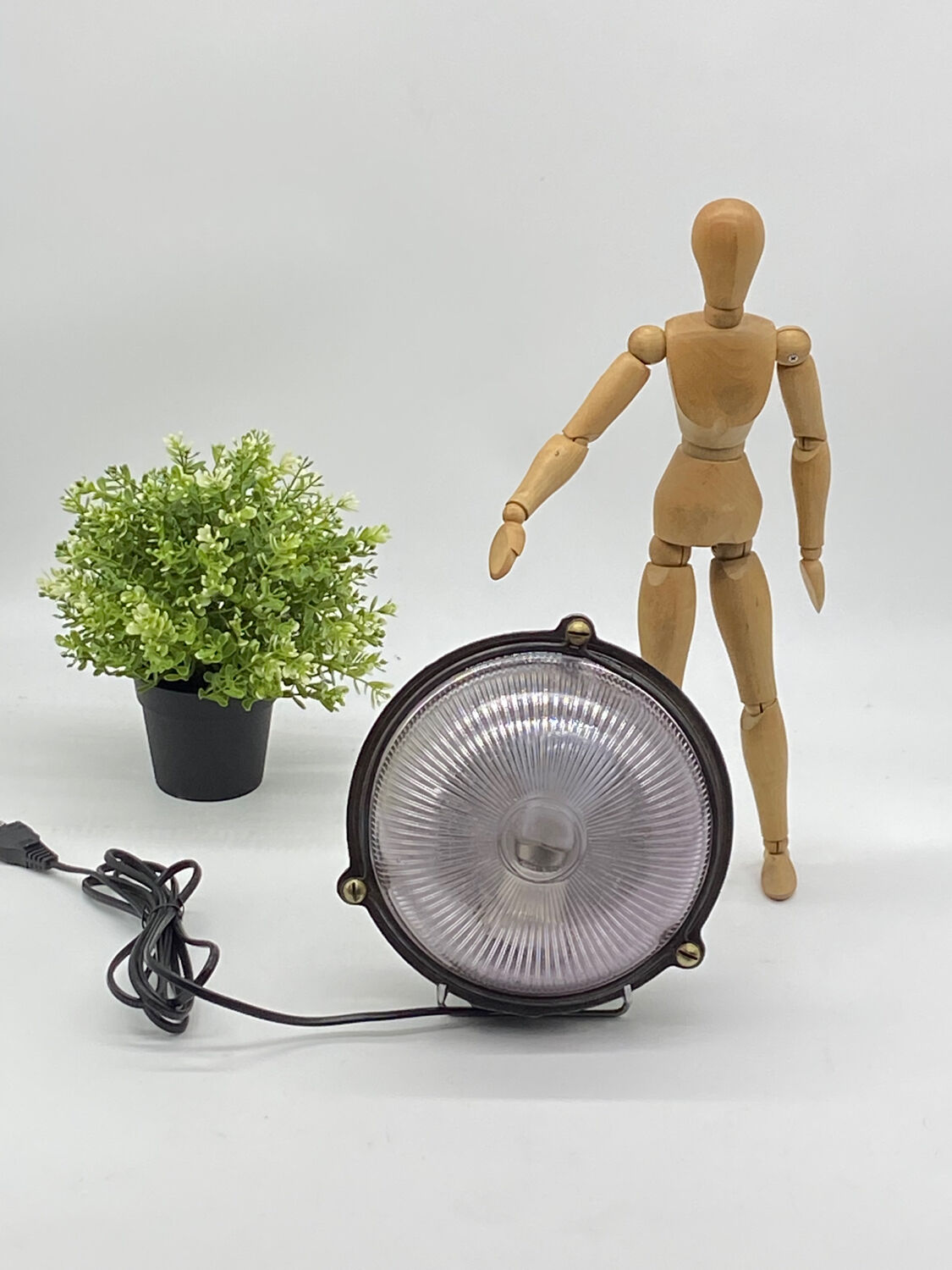 Wall lamp, industrial, mapelec amiens, industrial, workshop, factory