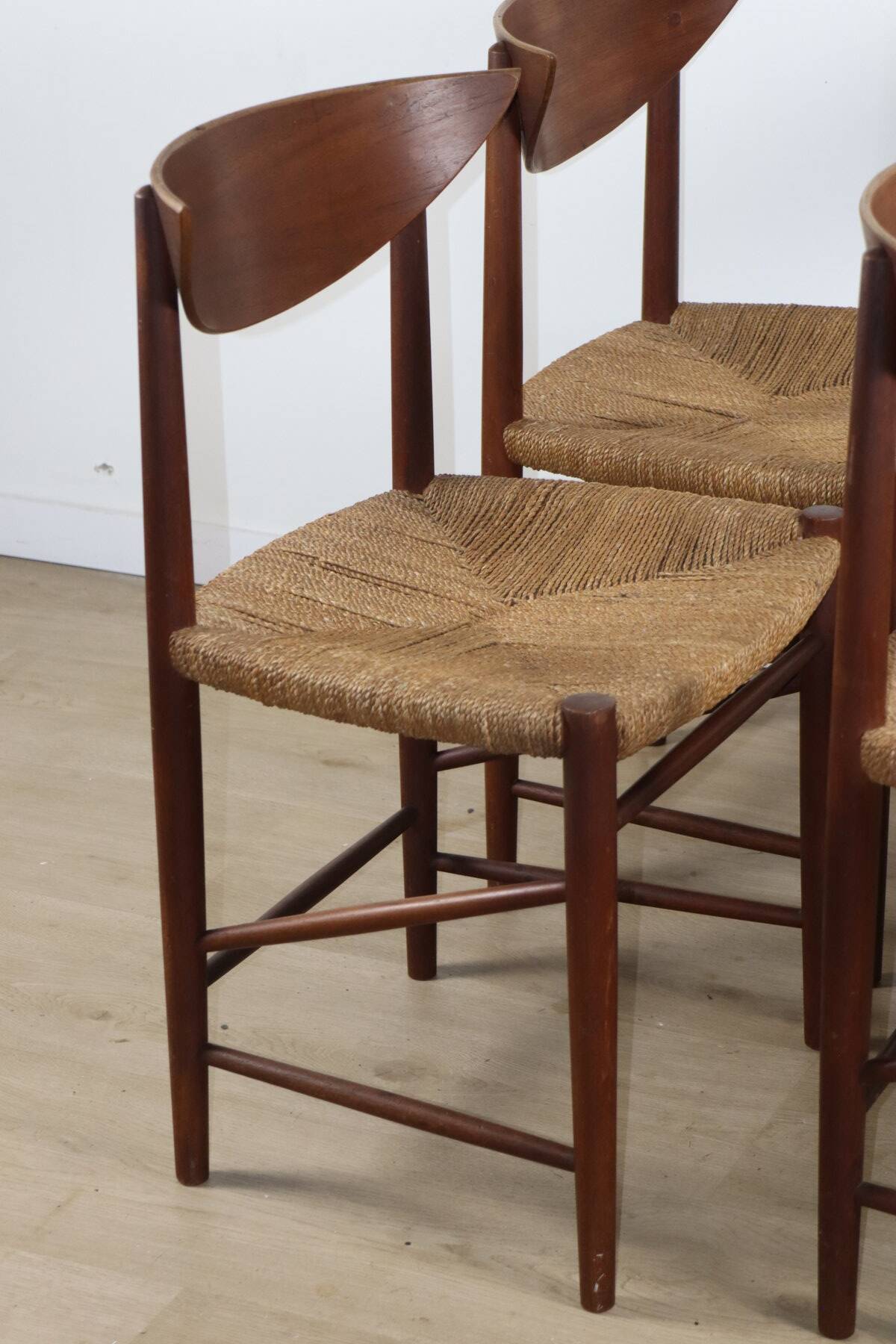 Set of 4 Scandinavian chairs by Peter Hvidt – teak & cord – 1960s