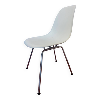 Chaise vintage blanche eames