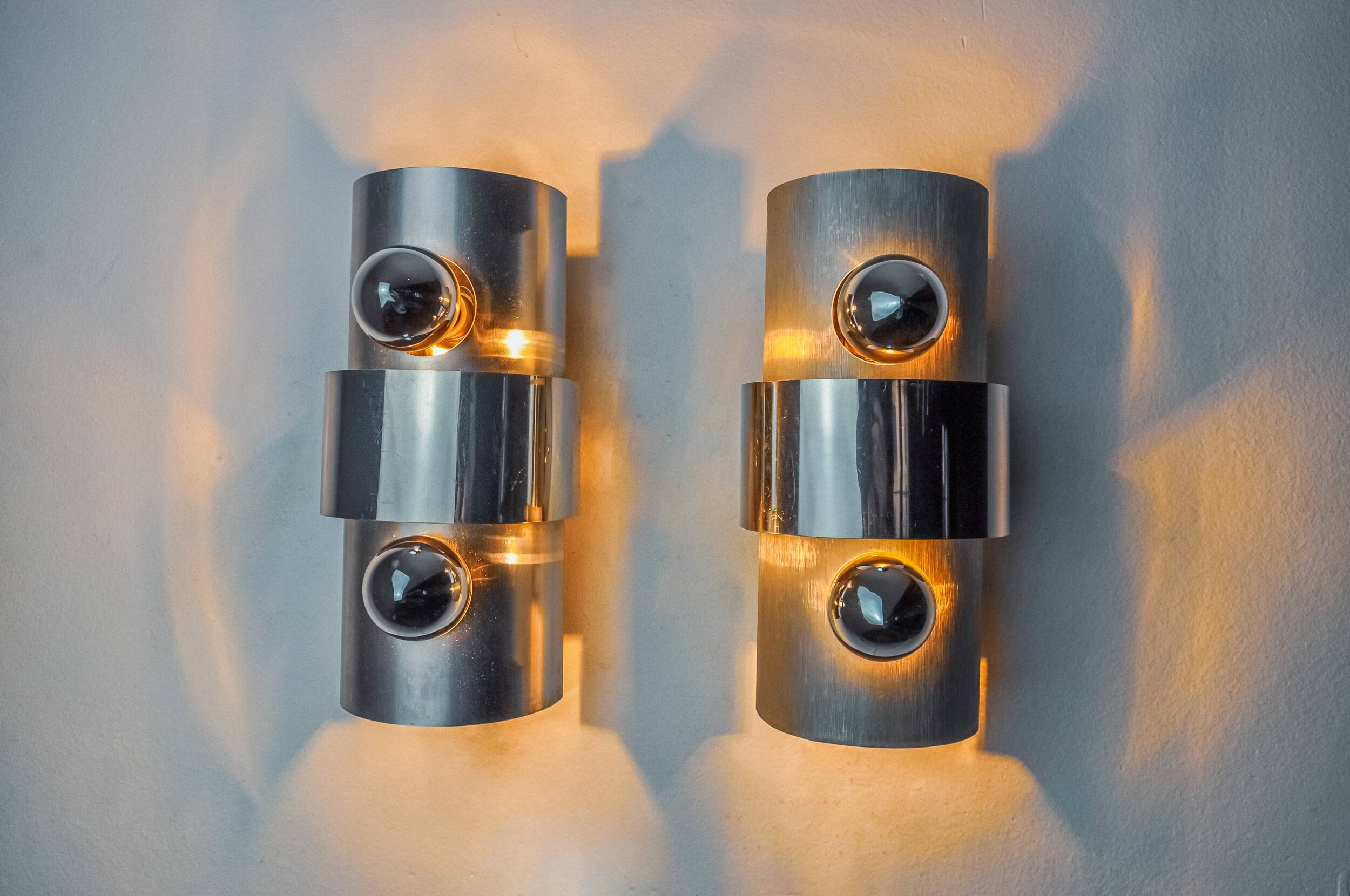 Pair of space age 2-light wall lights, chromed metal, Italy, 1970