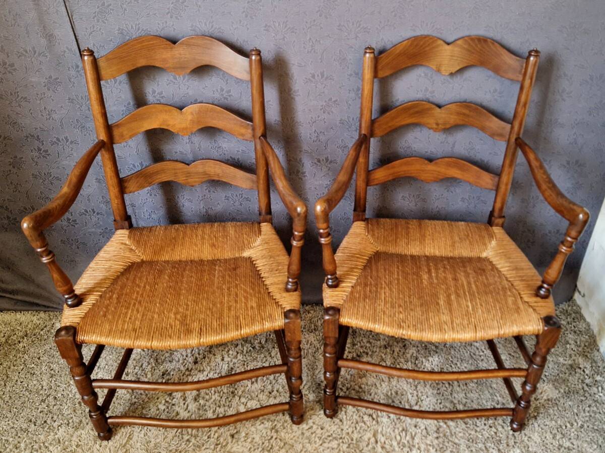 Paire de fauteuil de style provencale