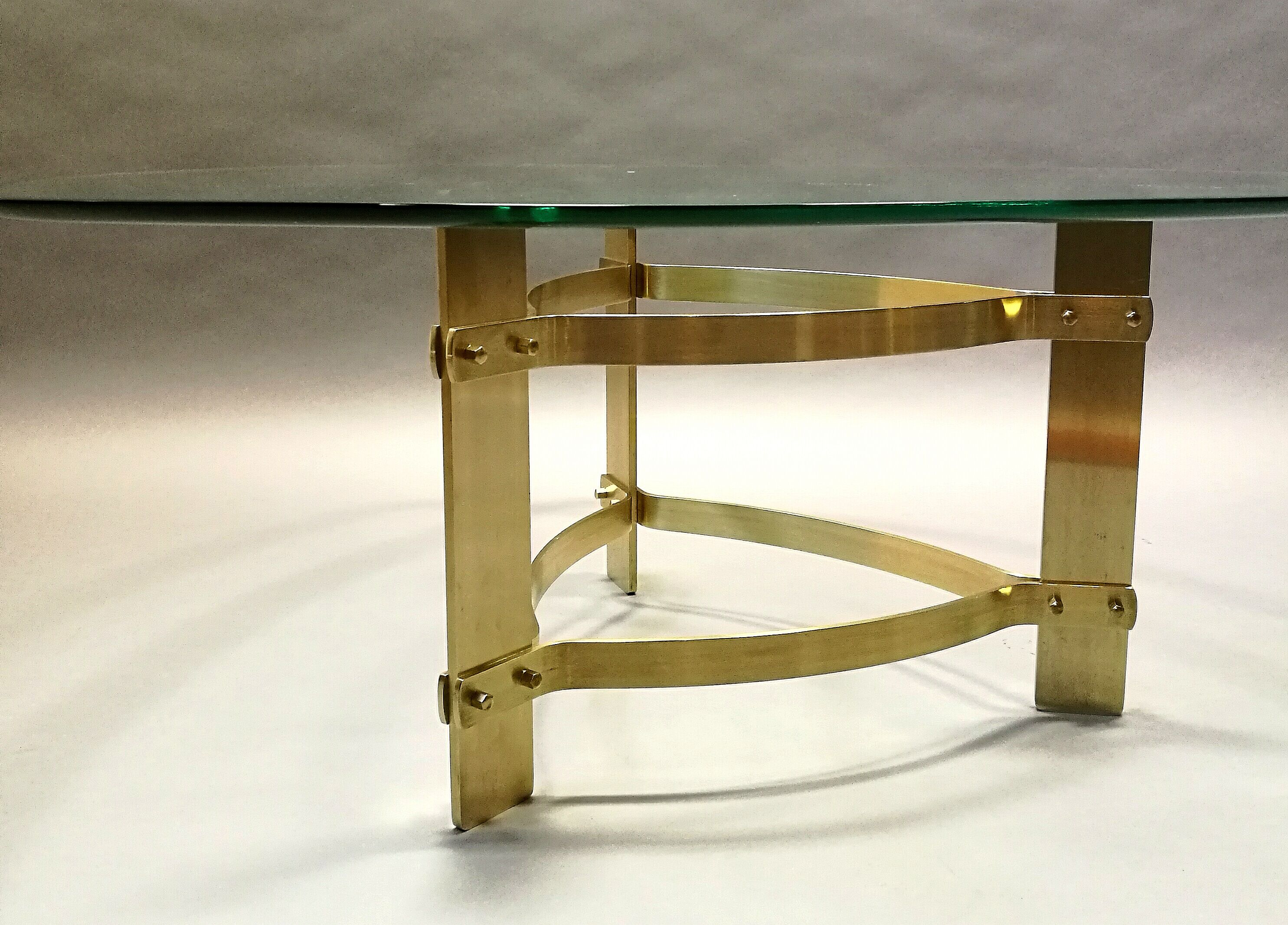 Coffee table  70s form free brass and glass