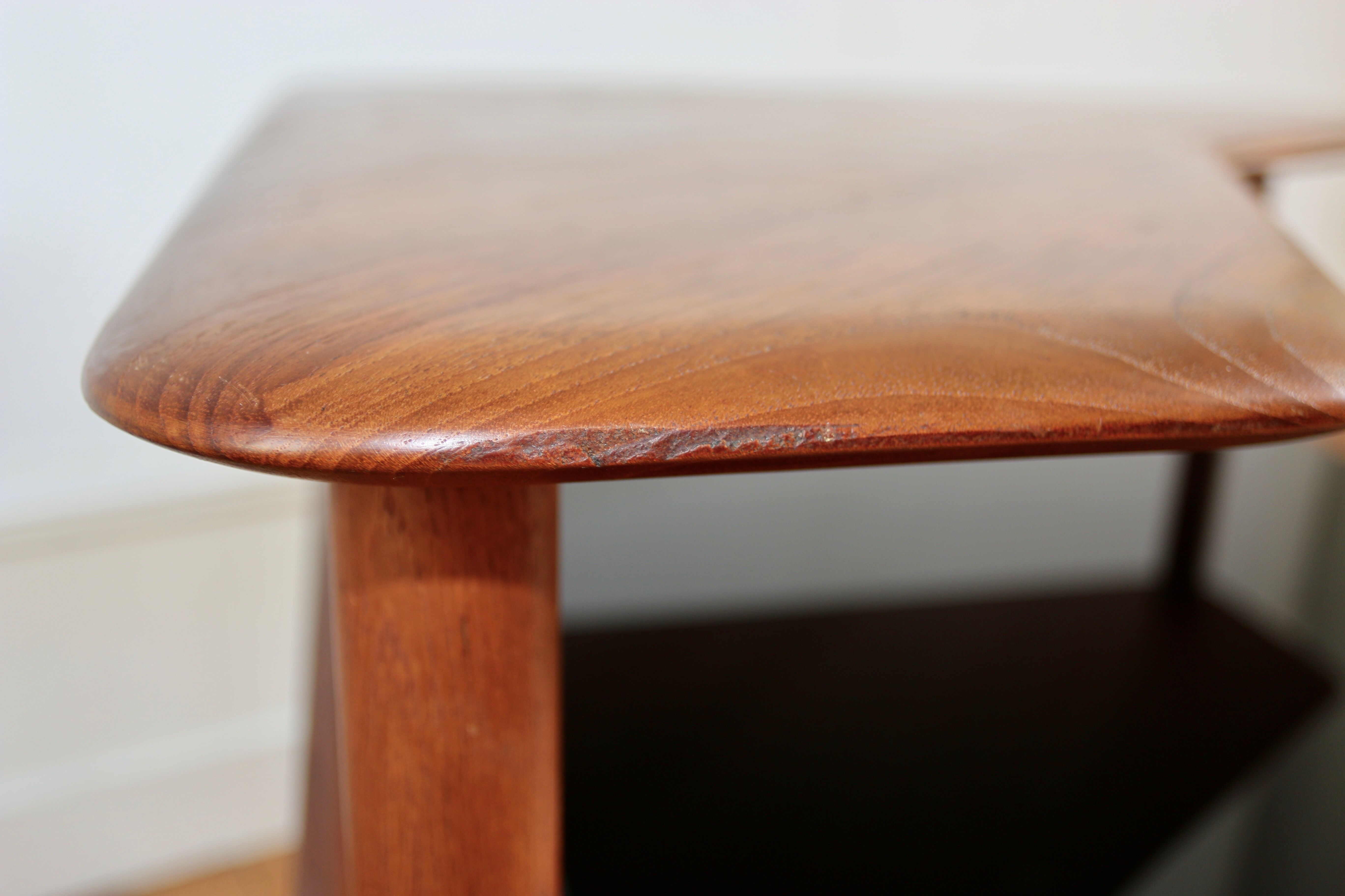 Coffee table angle "Minerva" Peter Hvidt 50s teak