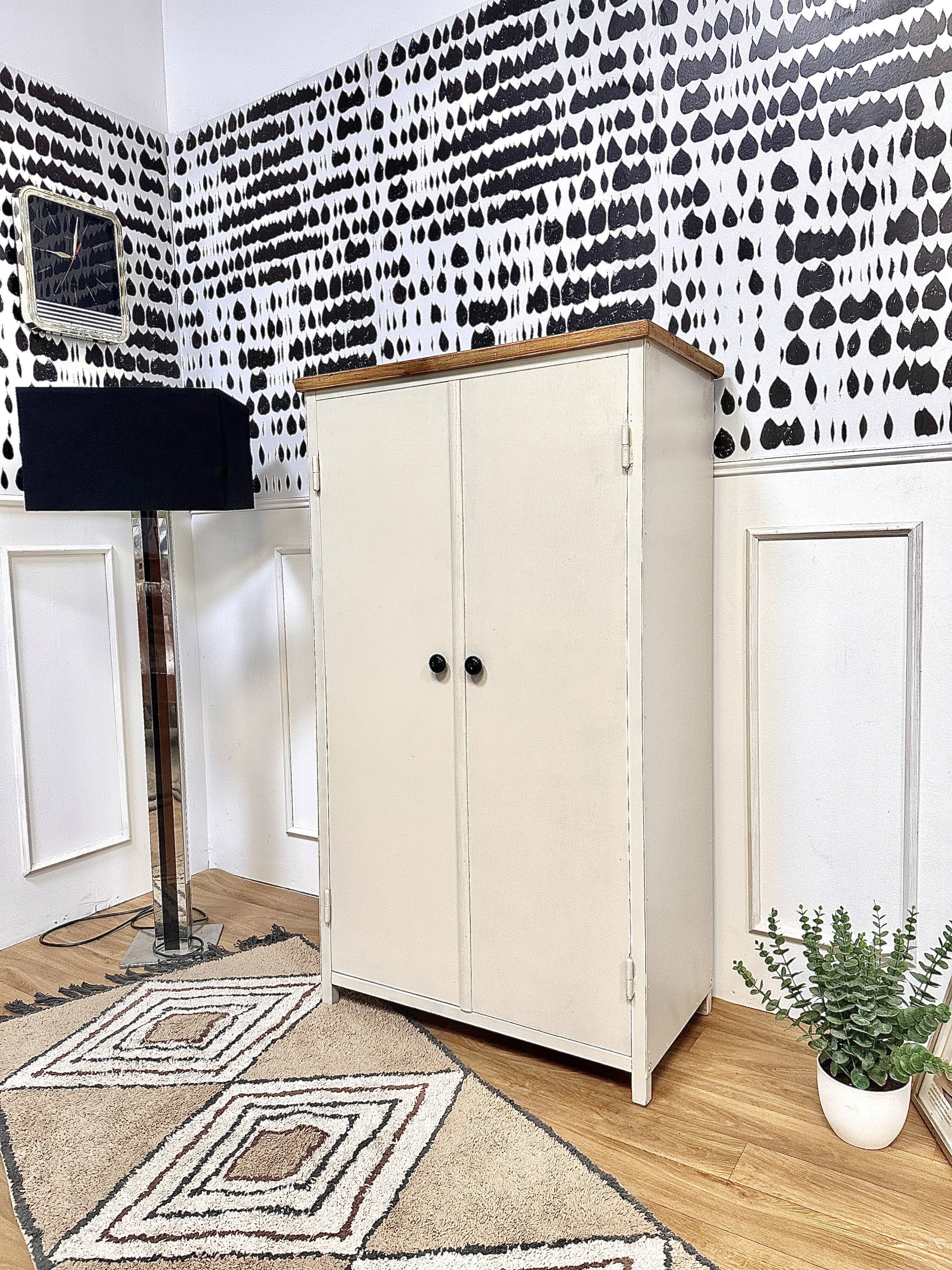 Vintage cabinet
