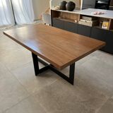 Blunt manufacture wood table