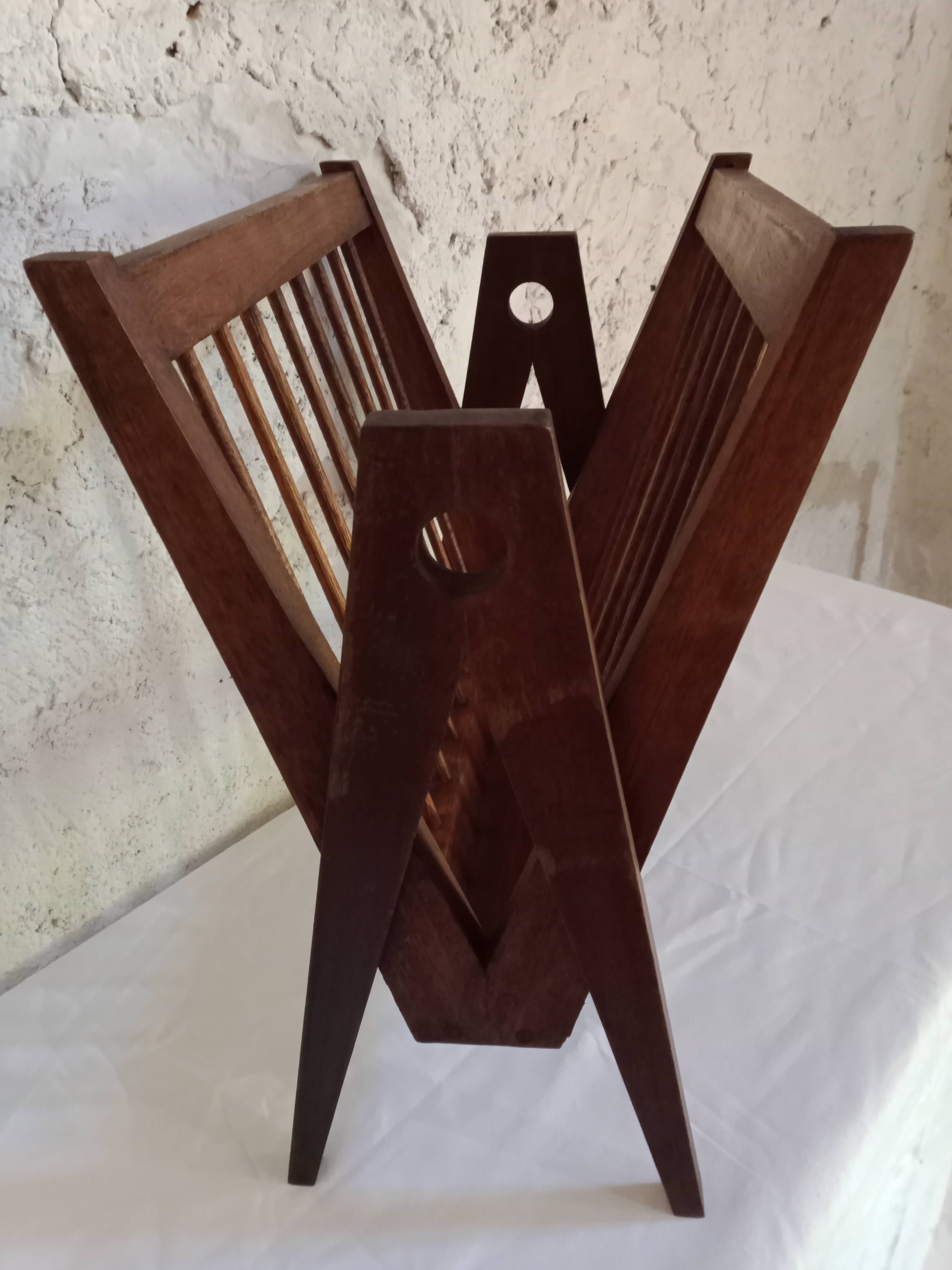 Newspaper holder compass feet 50s