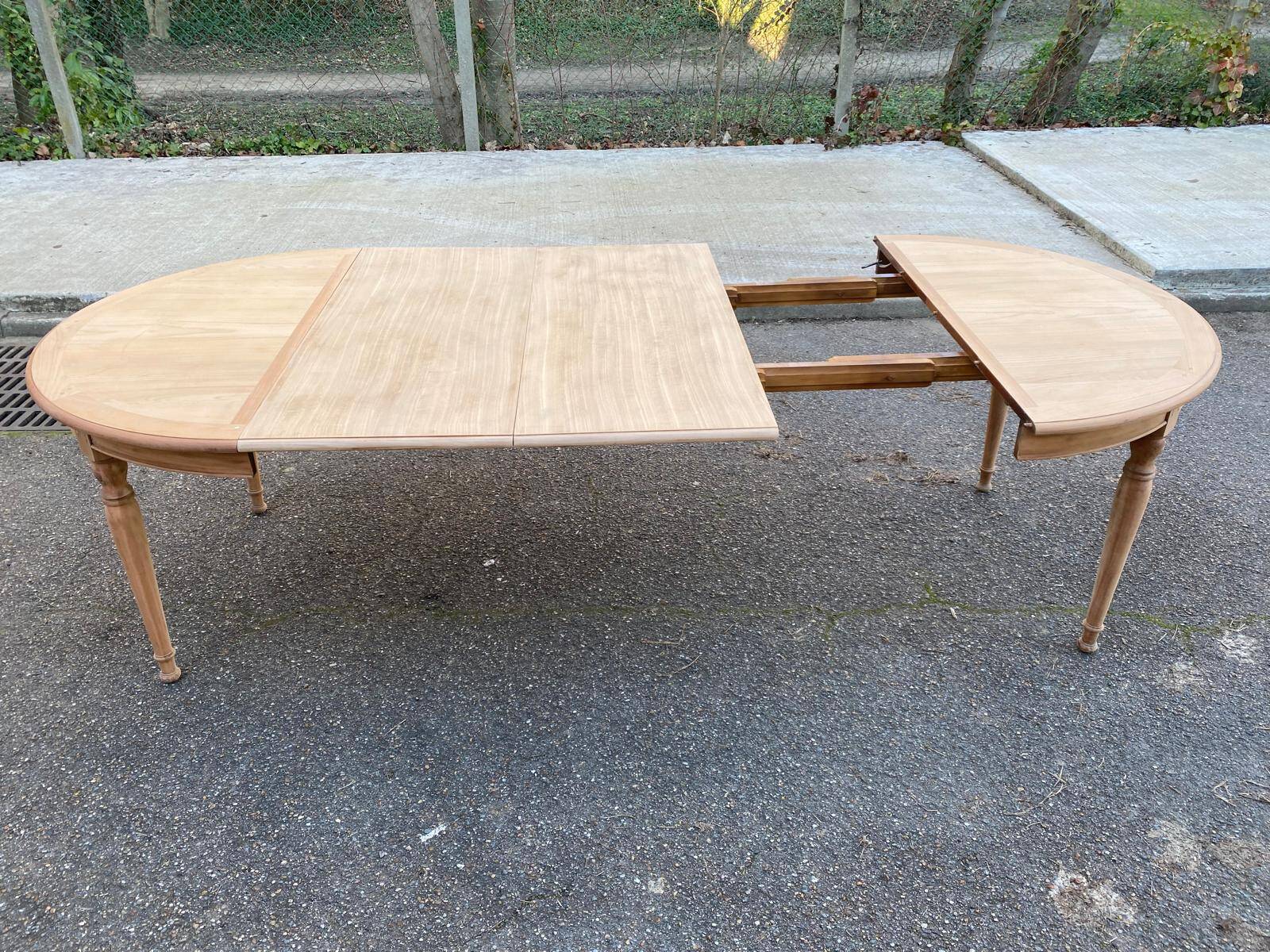 Table à manger ronde extensible rénovée Louis Philippe 120-220cm 19ème