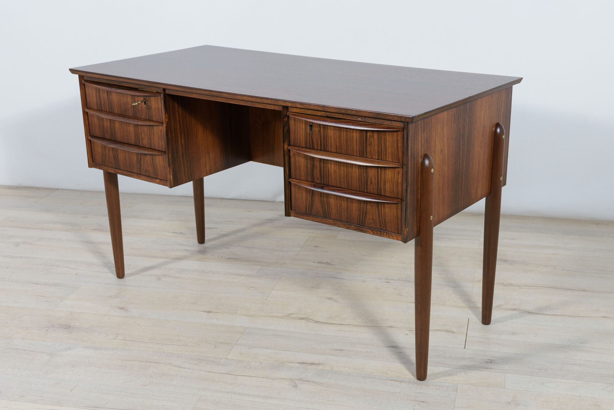 Mid-Century Freestanding Rosewood Desk, 1960s