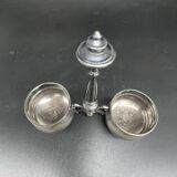 Saleron double, métal argenté, socle rond, prise, décor gravé, décoration de table, chic, poinçon
