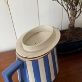 Teapot and sugar bowl