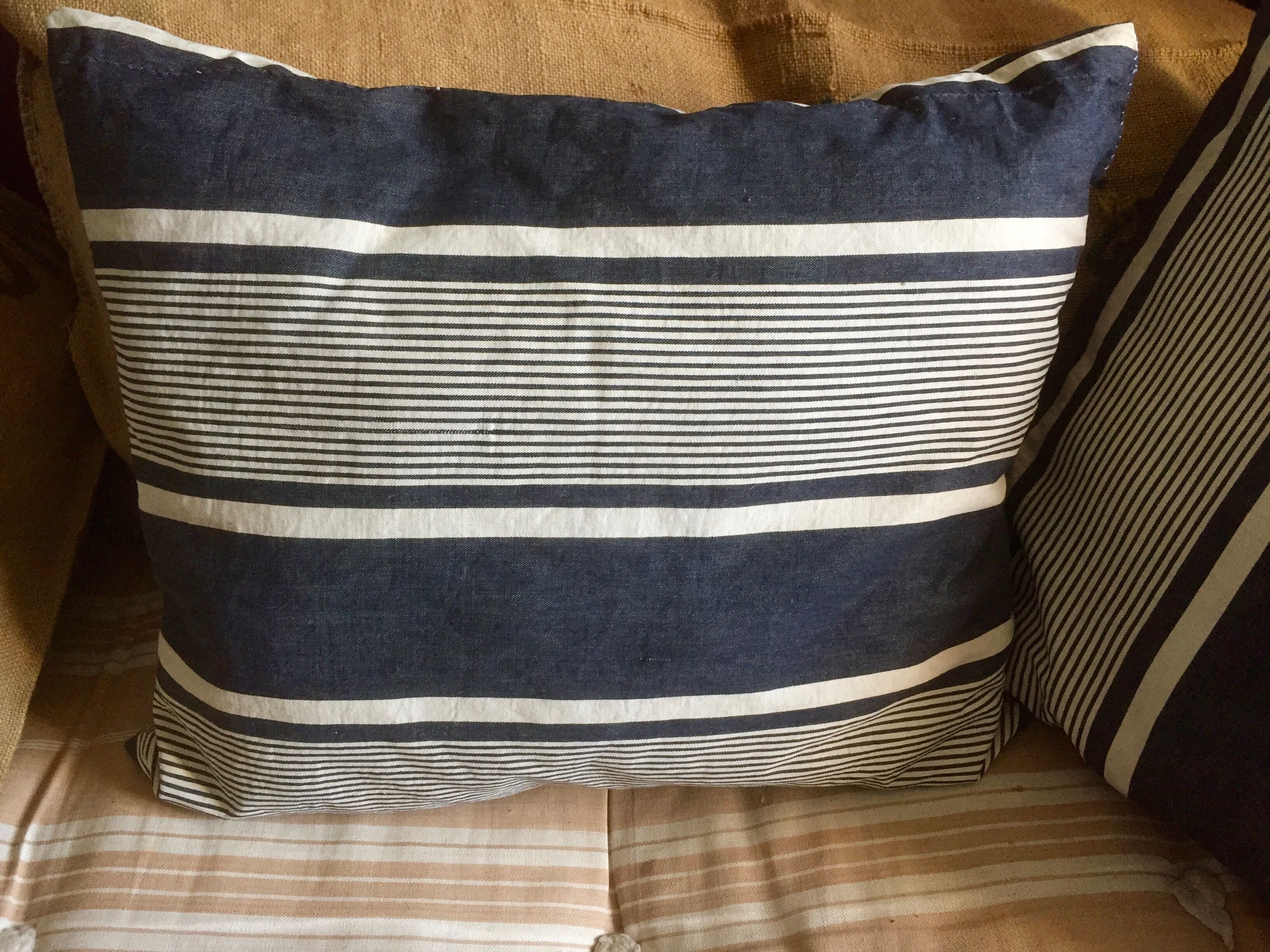 Coussin en toile à matelas ancienne