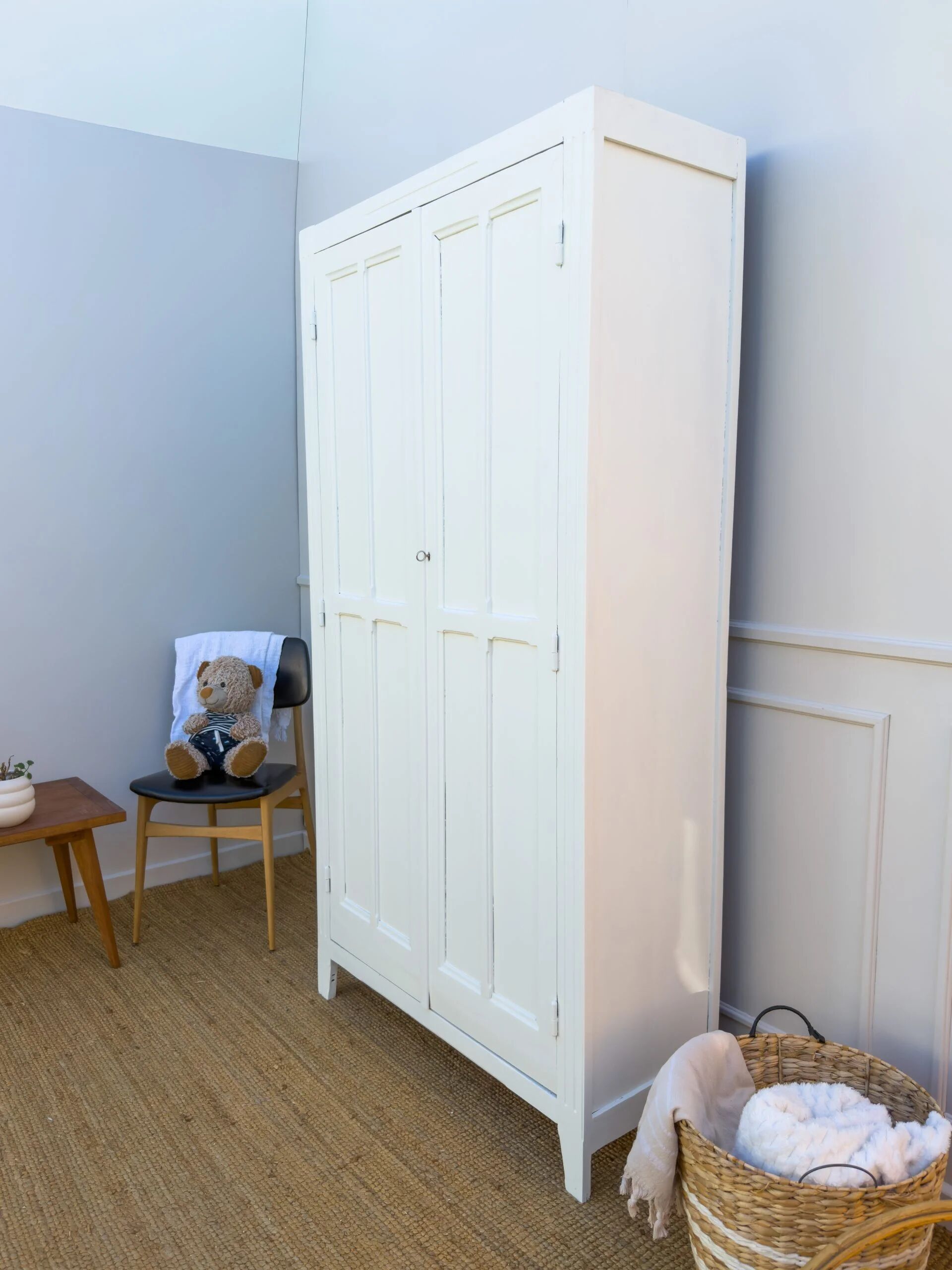 Armoire parisienne