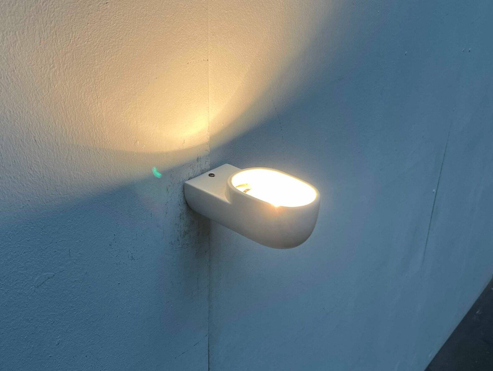 Pafo wall sconces from the Italian space age mid-century in ceramic by Ernesto Gismondi for Artemide, 1970s, set of 2.