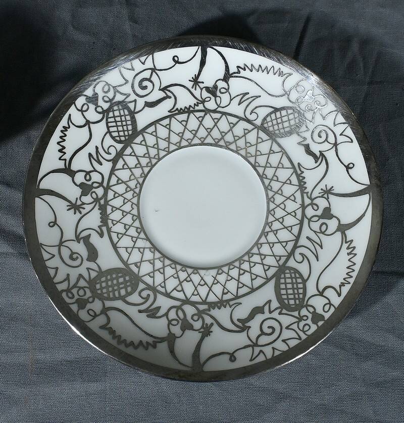 Limoges Porcelain Tea Set, “Saint Graal” Model – Early 20th Century