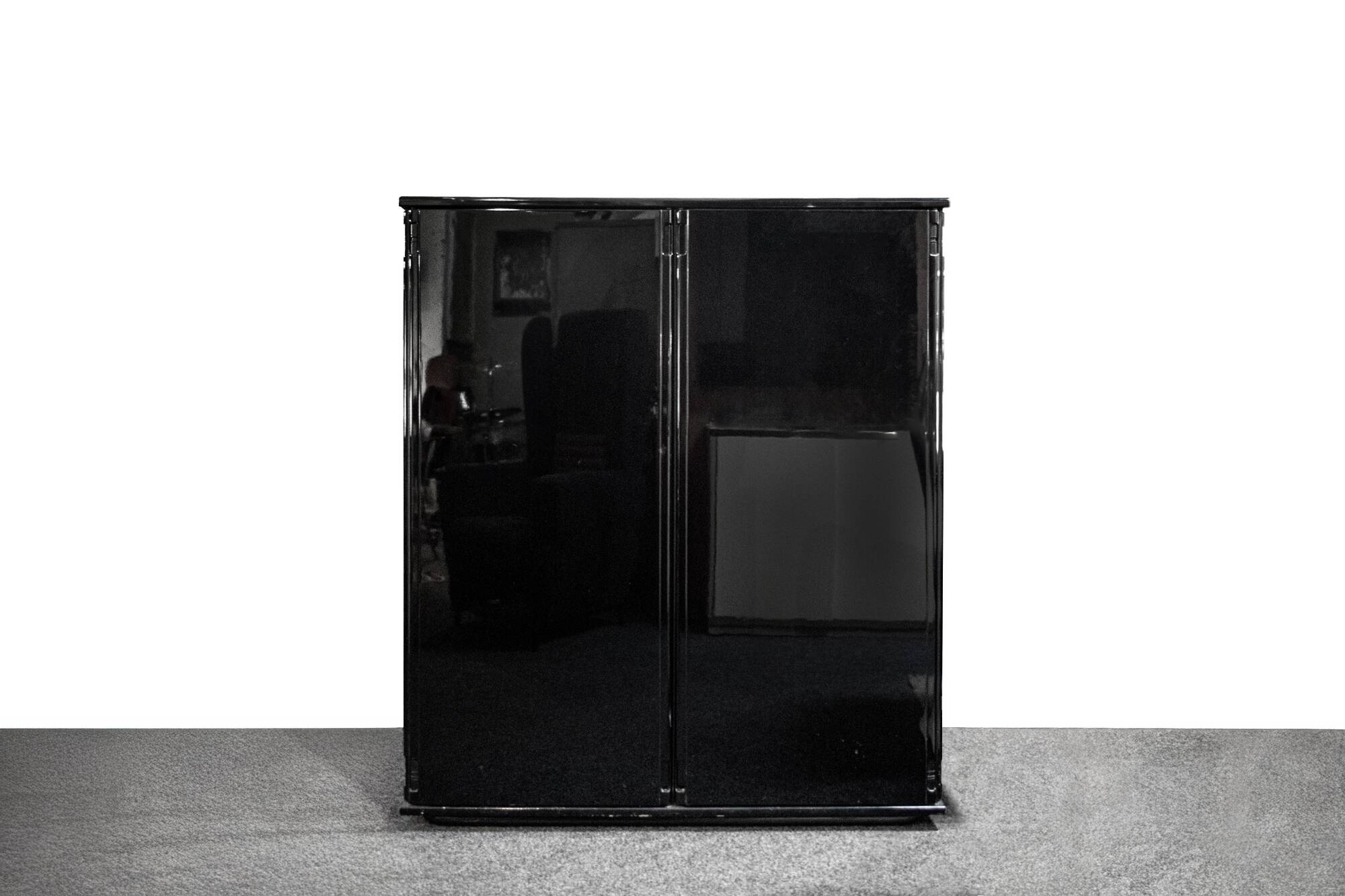 Vintage Italian Black wardrobe by Gianfranco Frattini for Molteni, 1970s