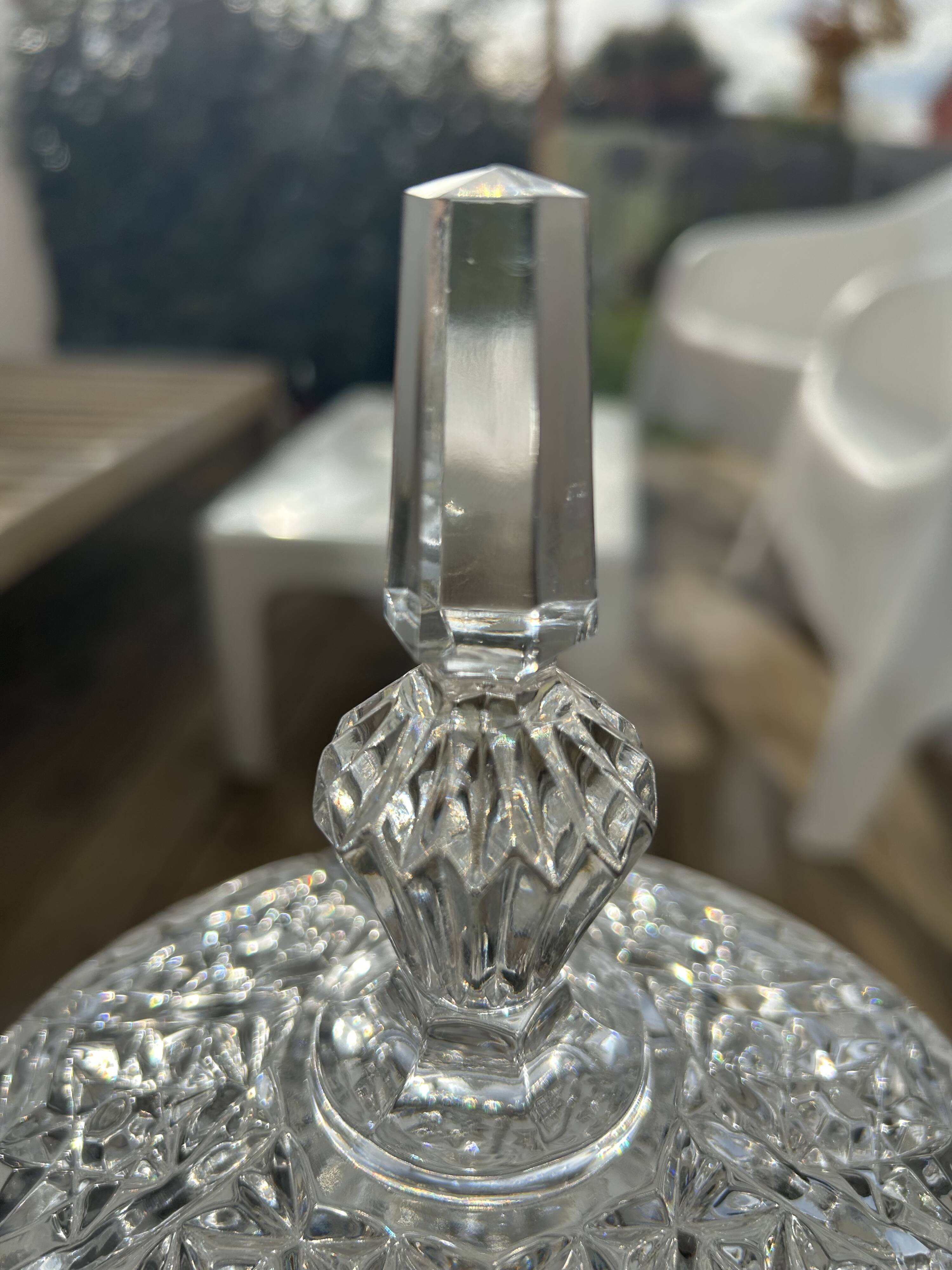 Cut crystal bonbonnière in Bohemian style – 20th century