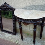 Console a half moon with its mirror