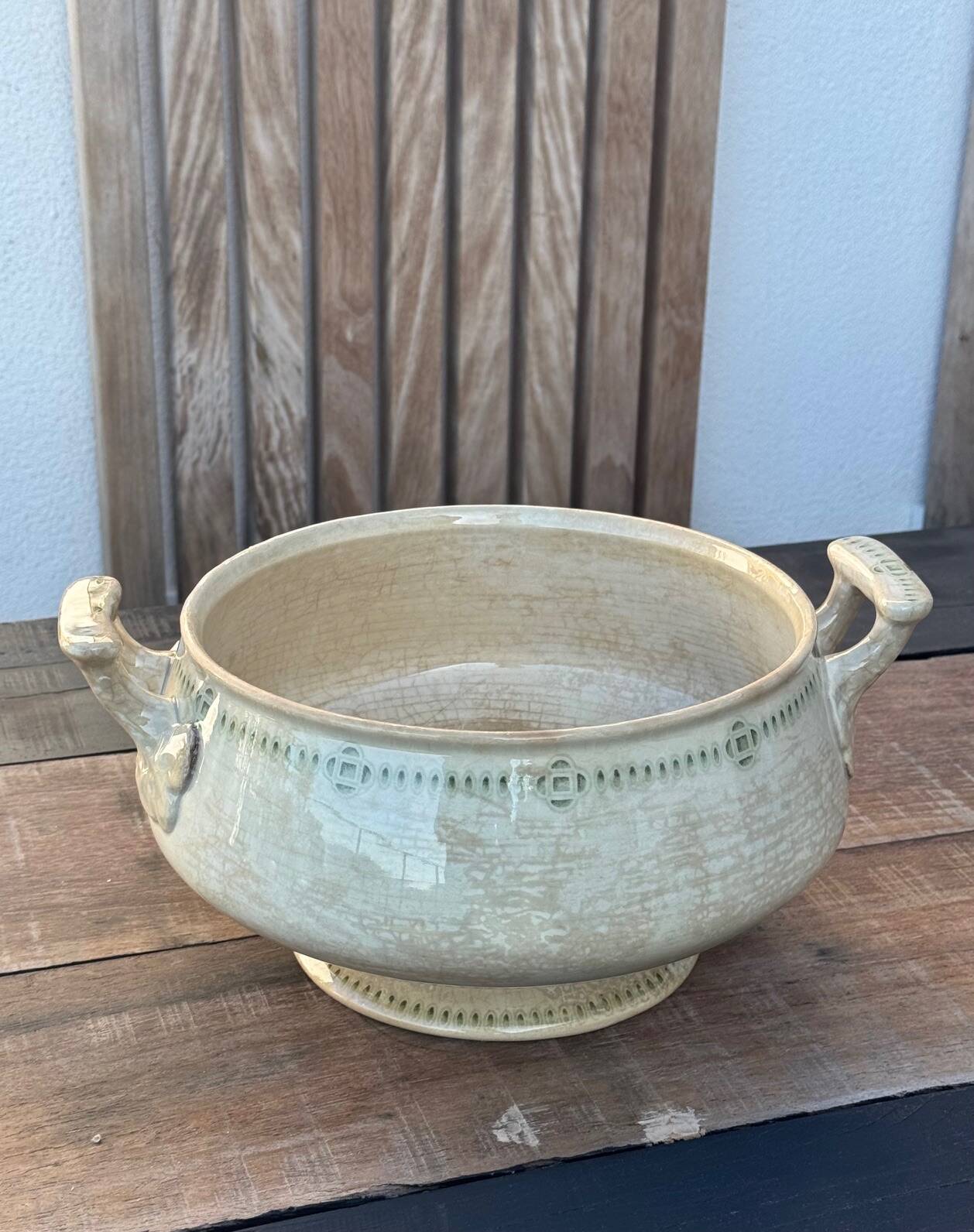 Vegetable dish (or soup tureen) Creil & Montereau, Dublin