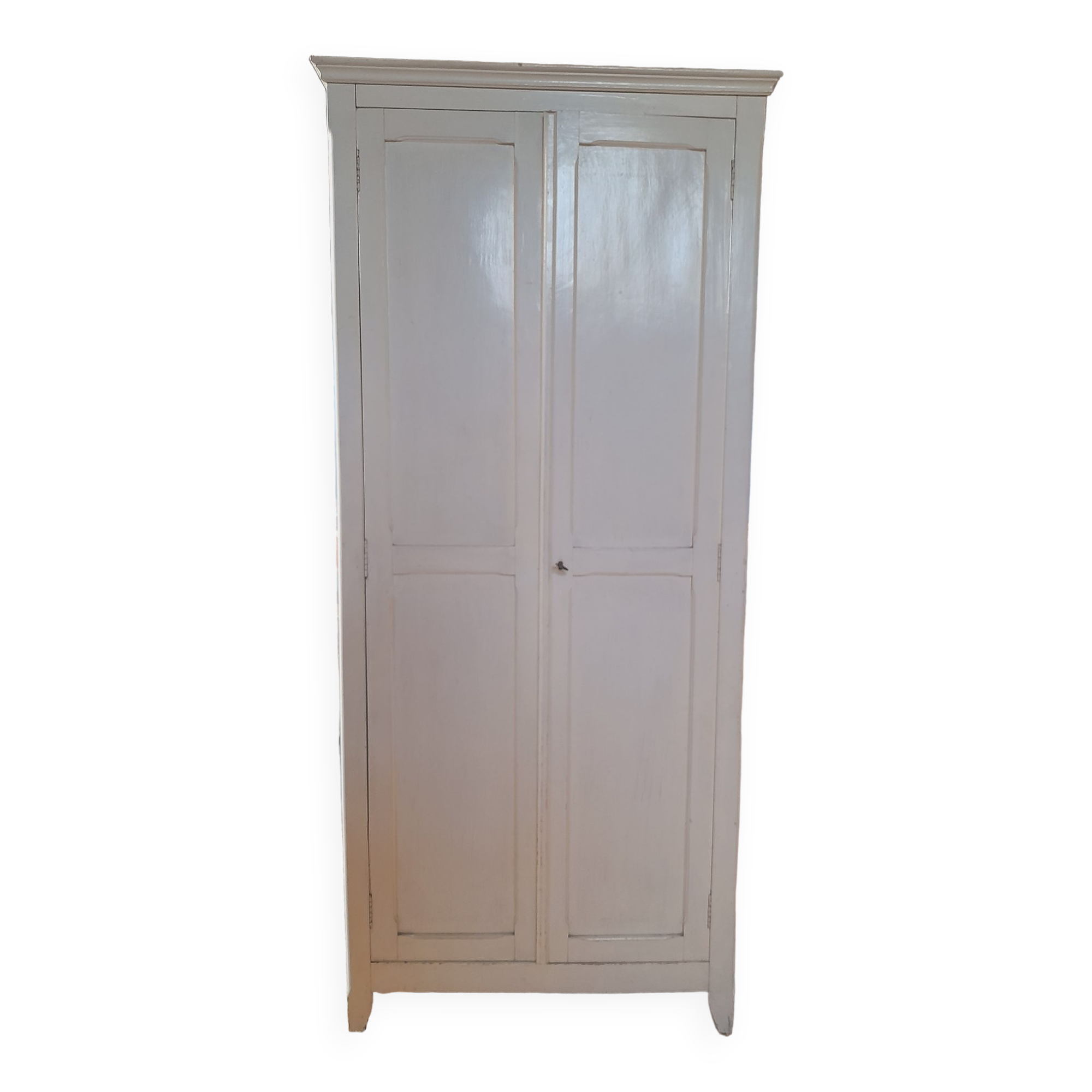 Narrow Parisian wardrobe