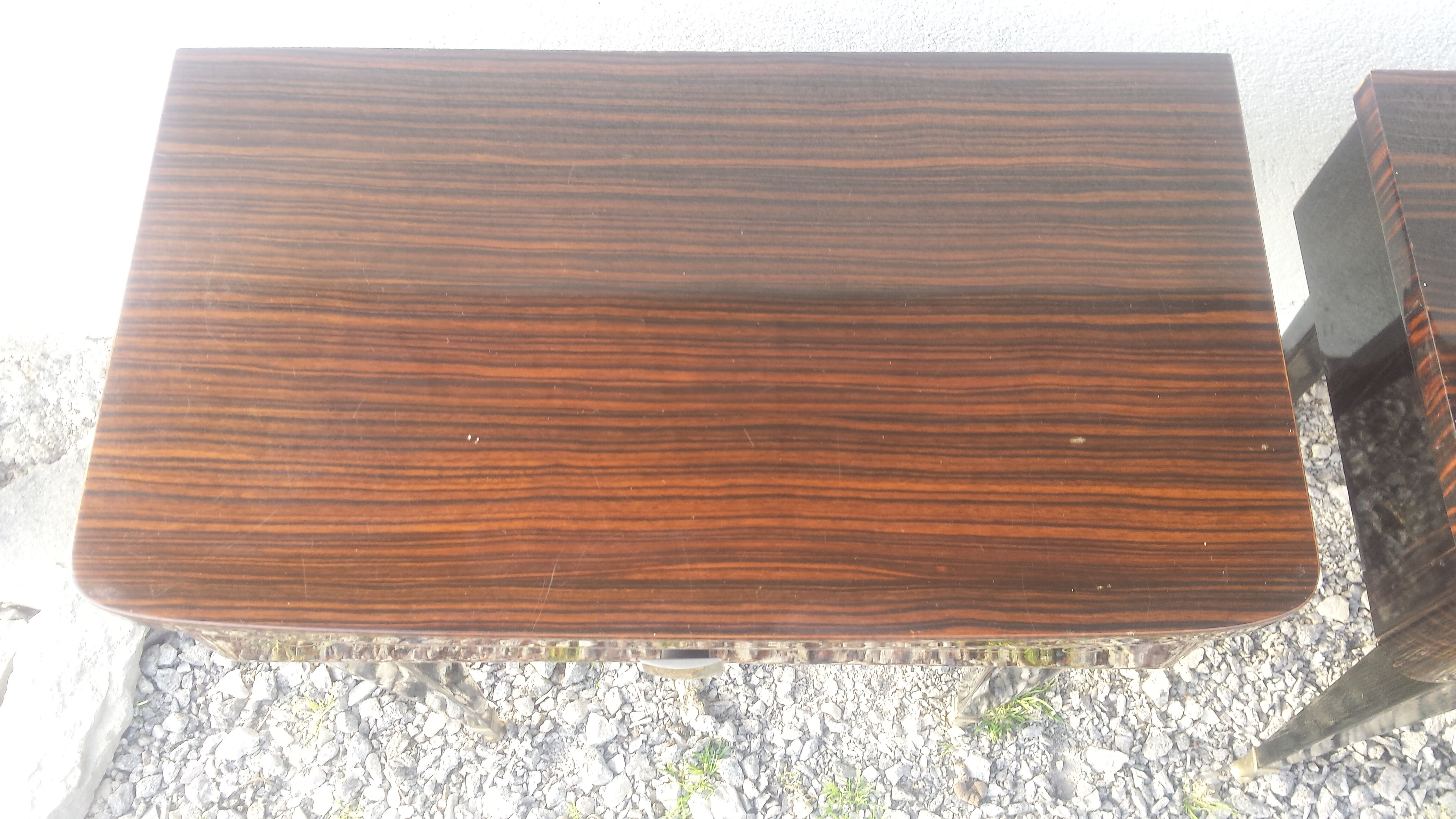 Lot of 2 bedside tables