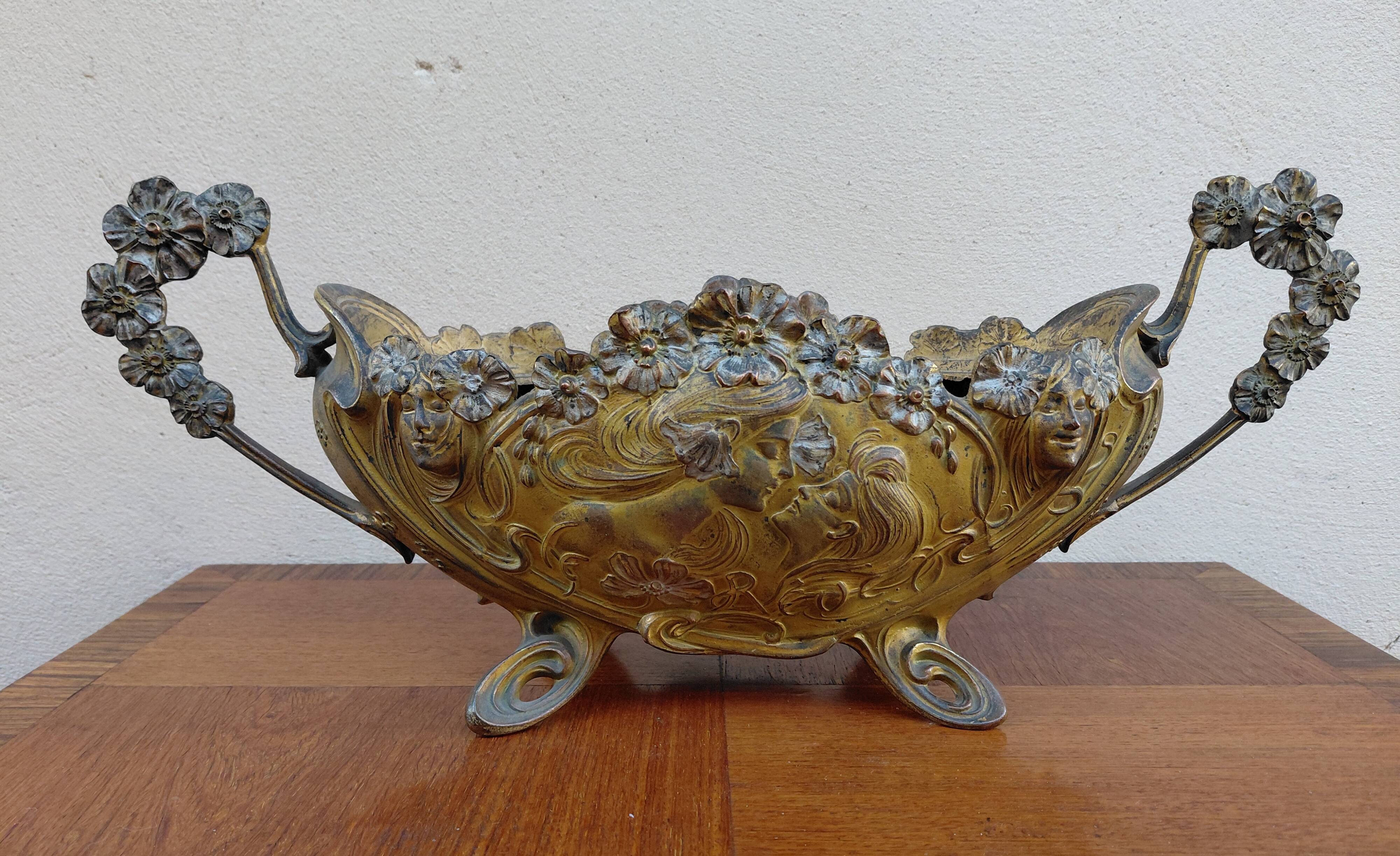Jardinière en bronze de Claude Bonnefond