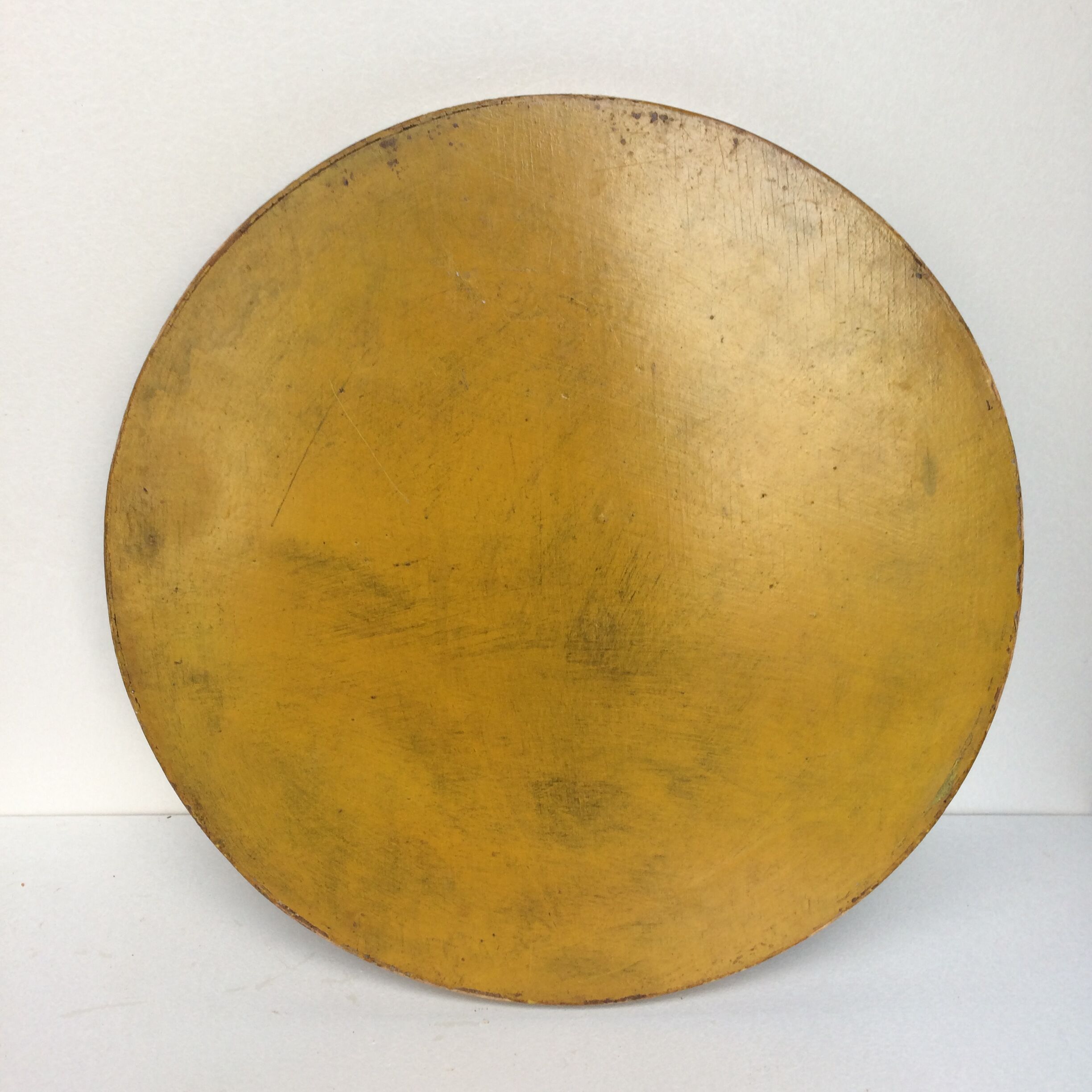 Round tray old flowers