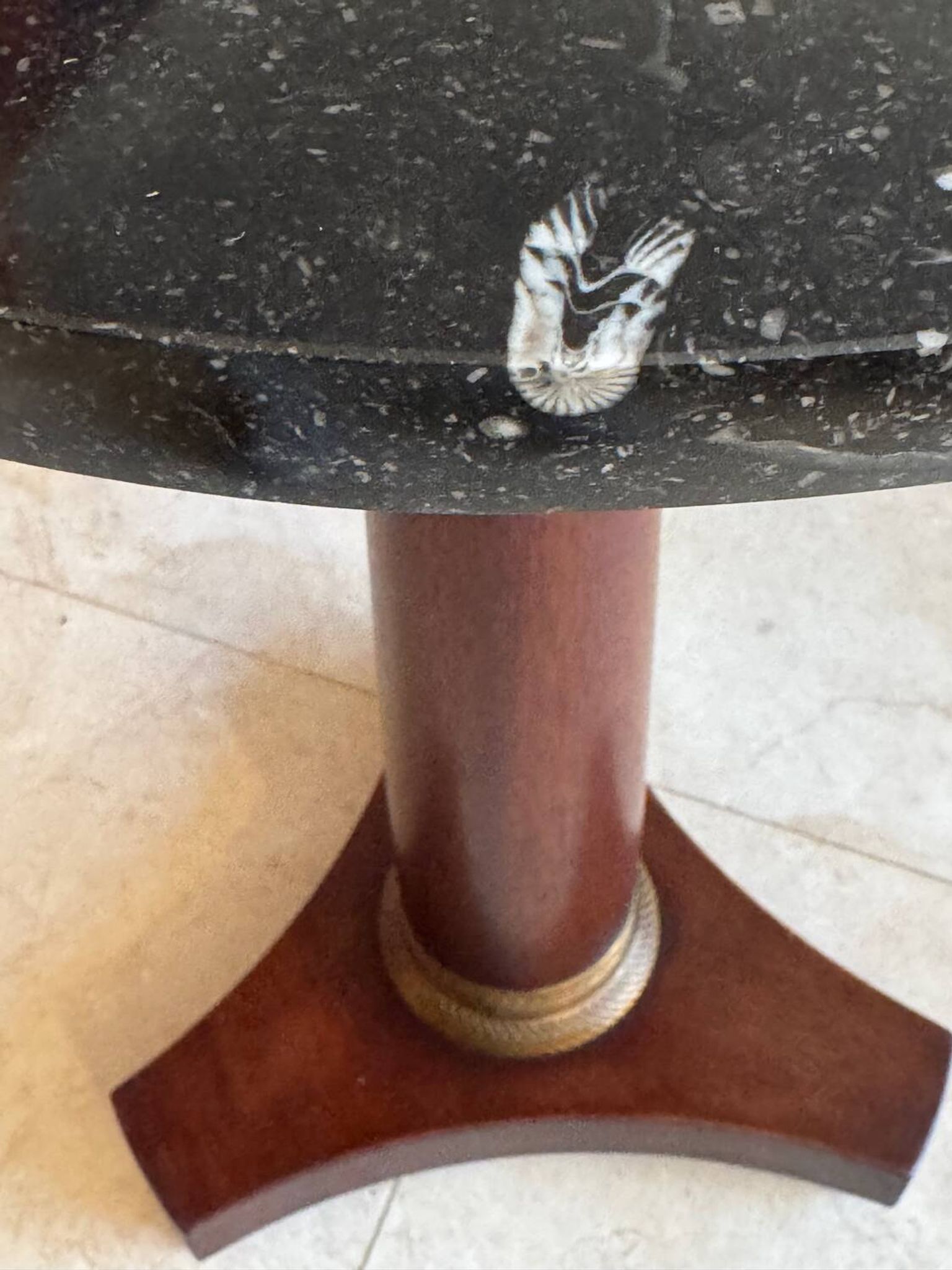 Empire style gueridon in mahogany, beautiful anthracite marble (traces of wear).