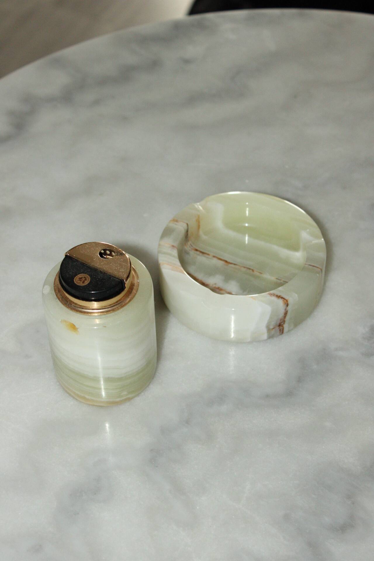 Table ornament in onyx and ashtray - Vintage