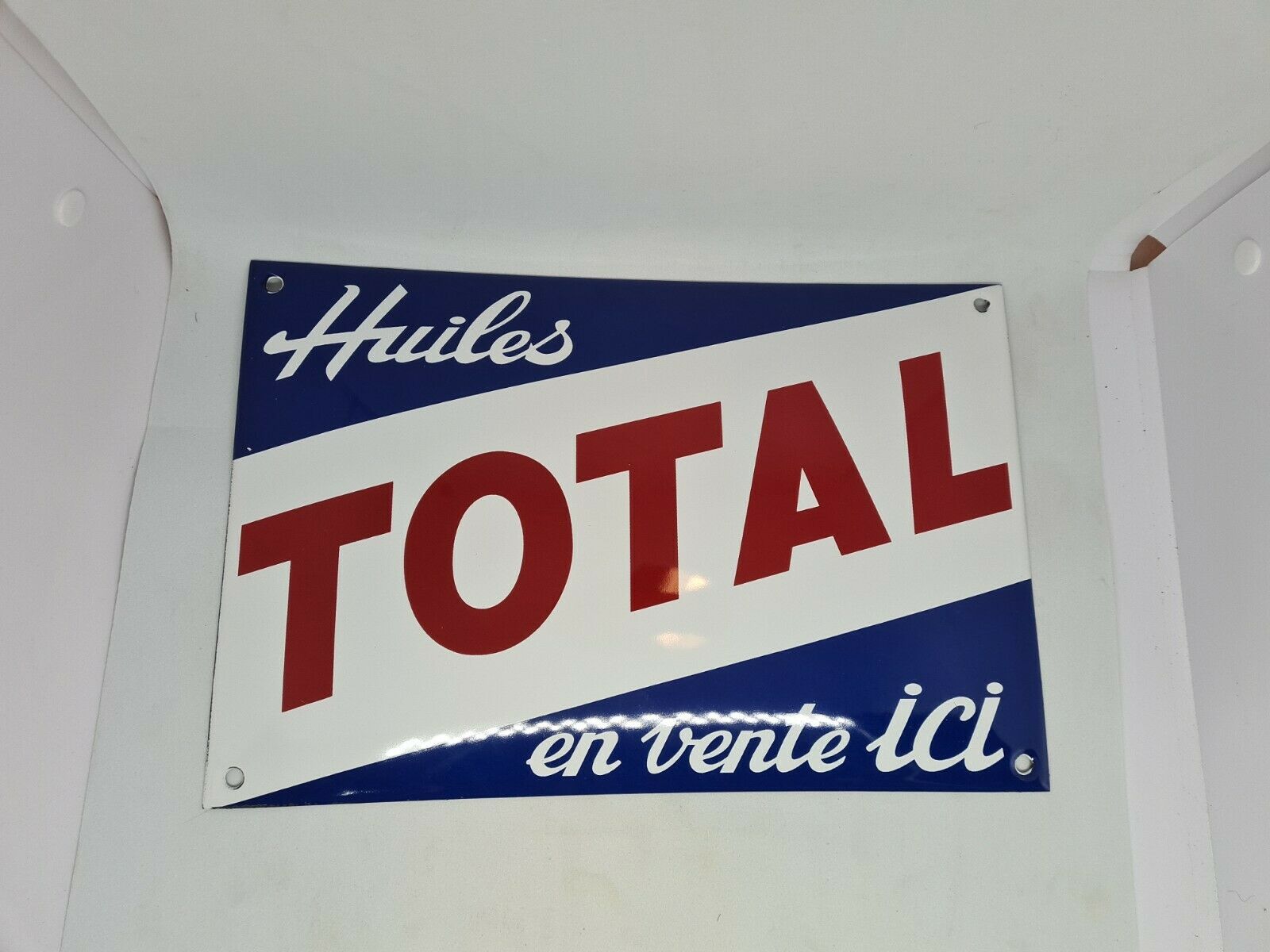 Enamelled plate total