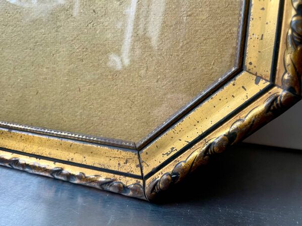 Cadre métallique octogonal antique en laiton 30 cm x 23 cm
