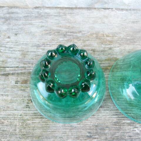 Lot de 2 coupelles en cristal vert foncé