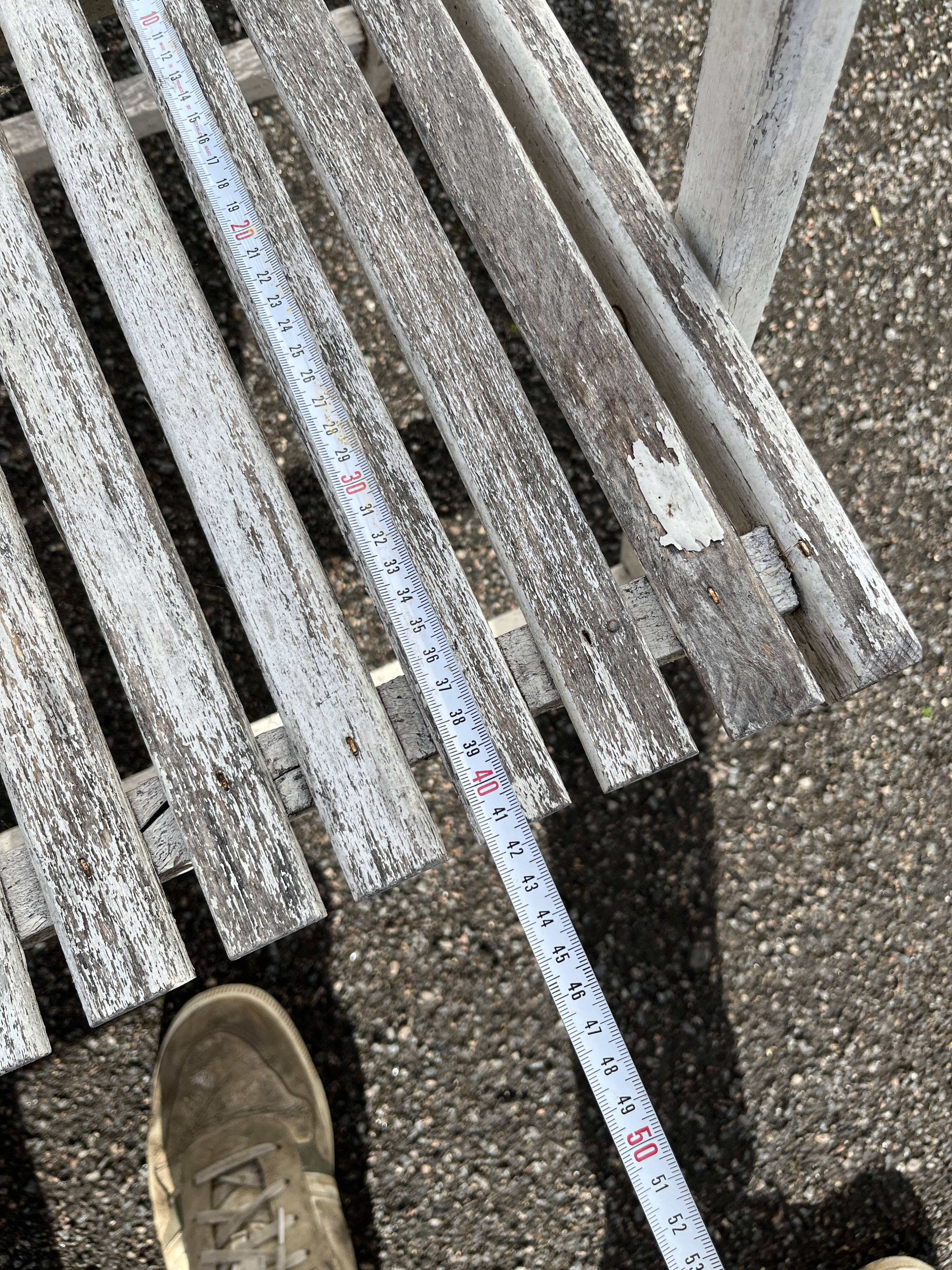 Pair of vintage wooden folding garden chairs – shabby chic look