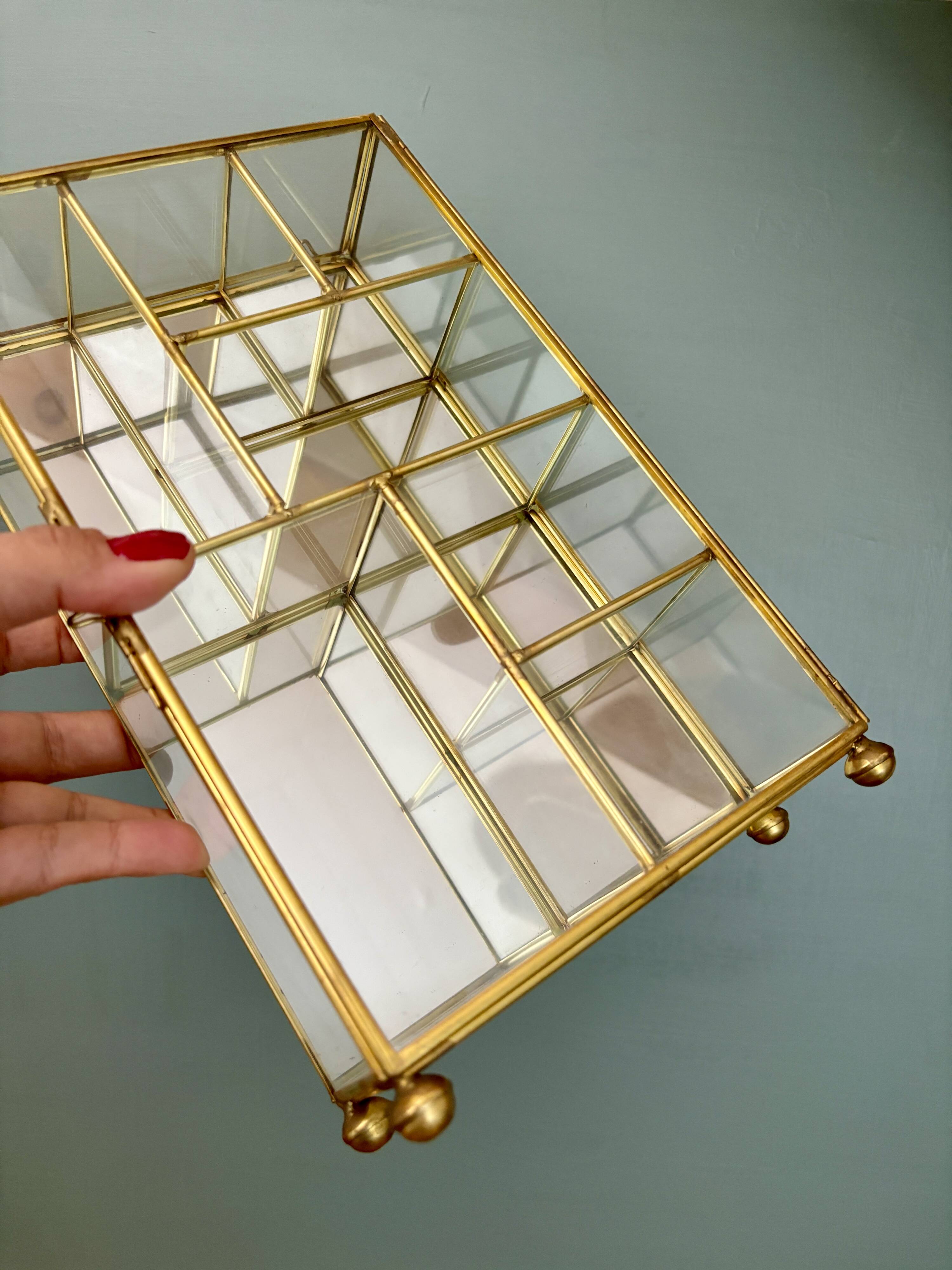 Vitrine vintage en verre et laiton
