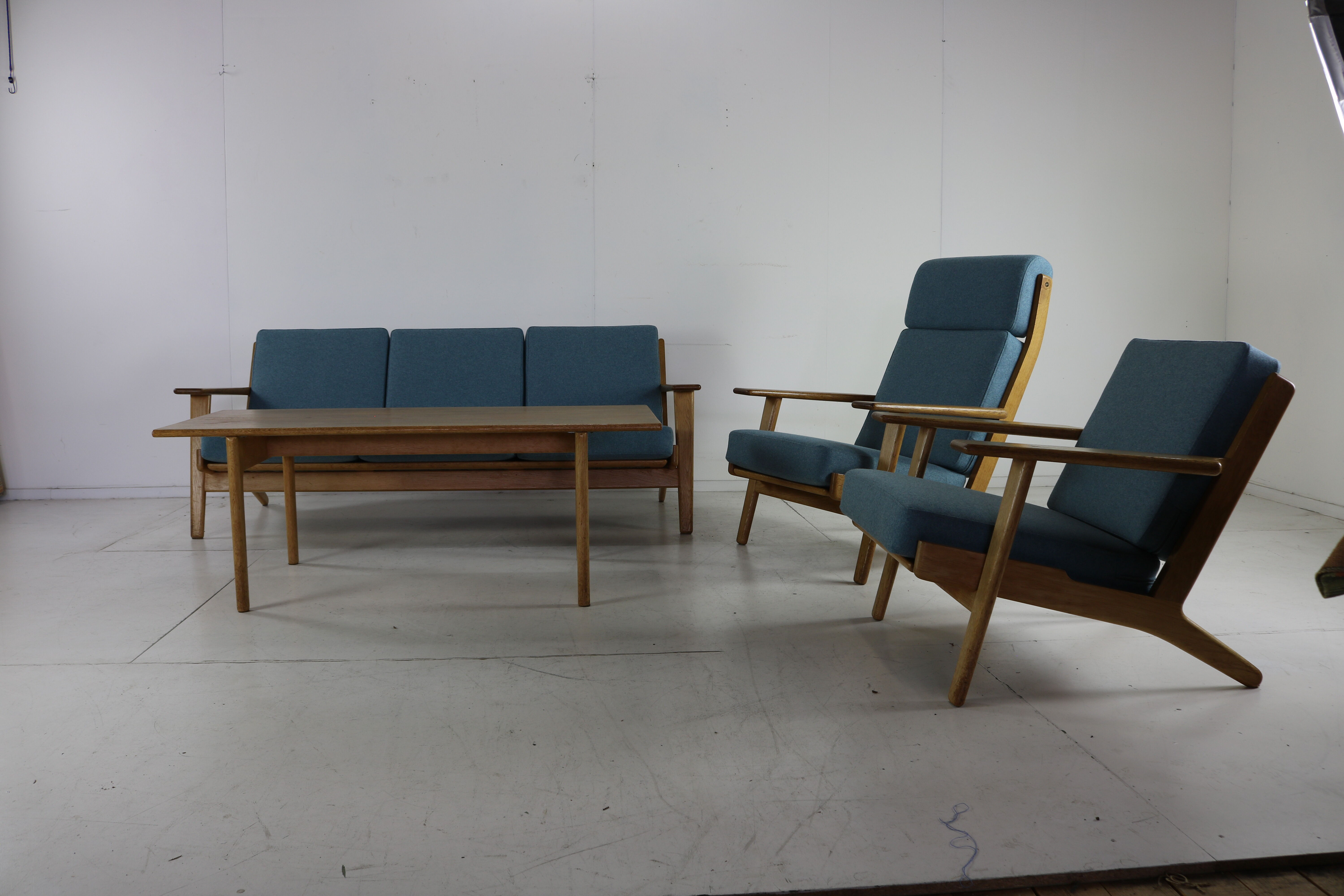 Complete danish design oakwood Hans Wegner lounge set