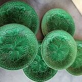 Set of 10 dessert plates, cheese, vine leaves