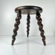 Tabouret ancien en bois massif à pieds torsadés, début XXe