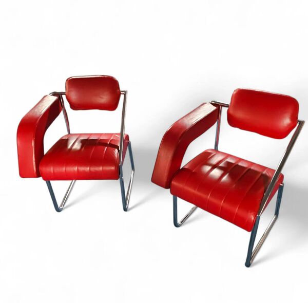2 chaises en cuir rouge par Eileen Gray pour Alivar