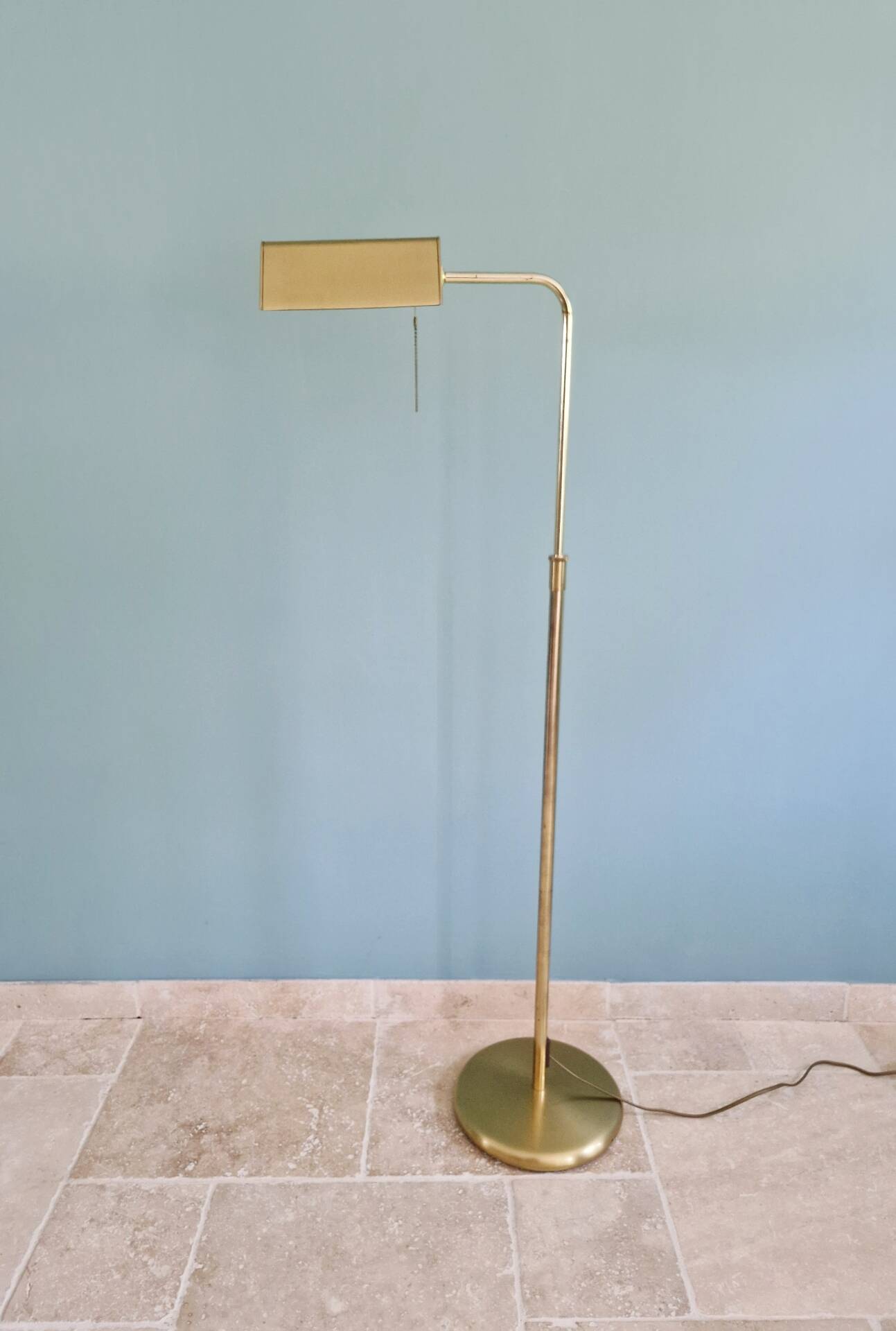 Articulated brass floor lamp, Hollywood Regency style, 1970s-80s.