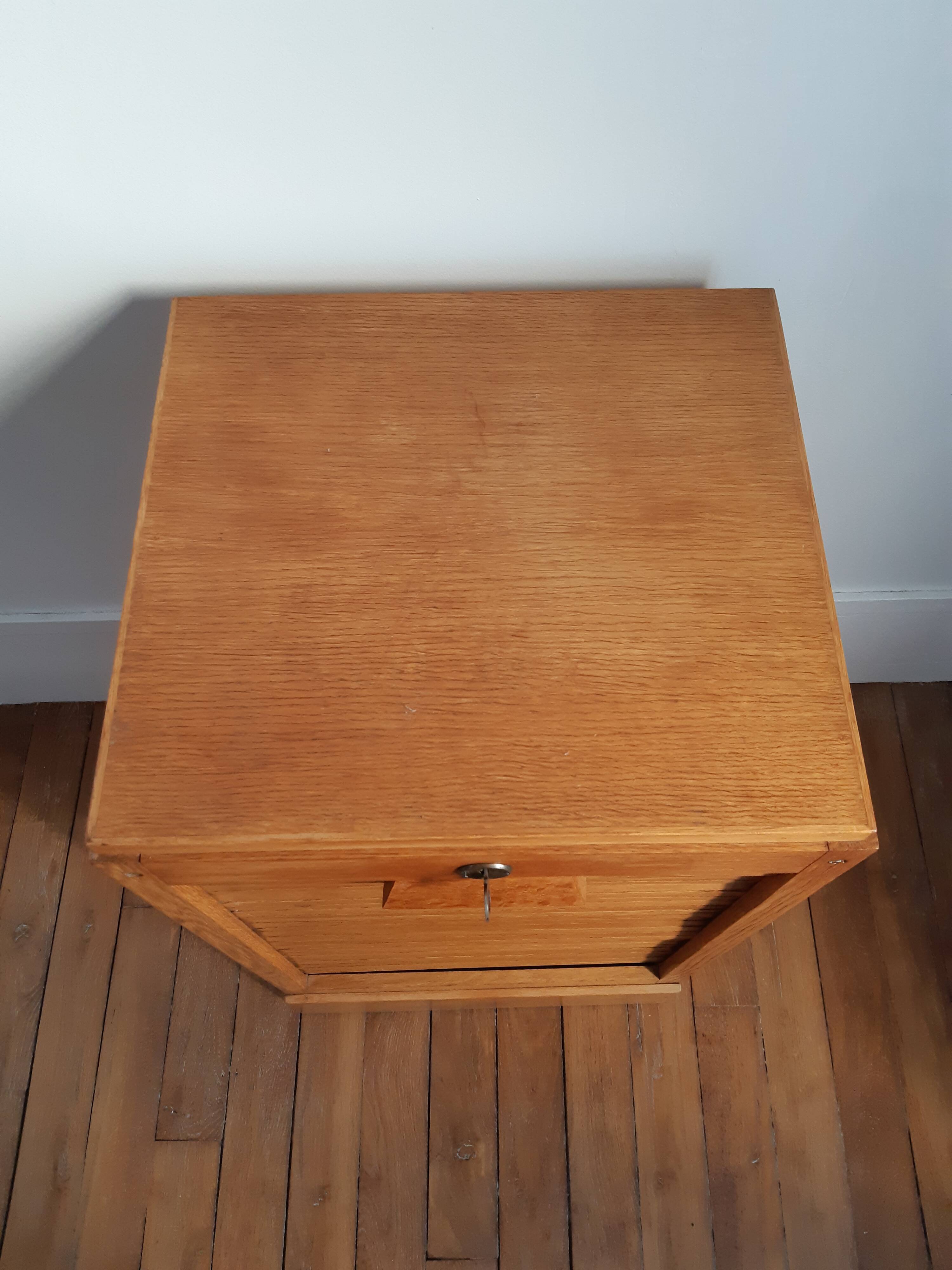 Low sliding curtain cabinet