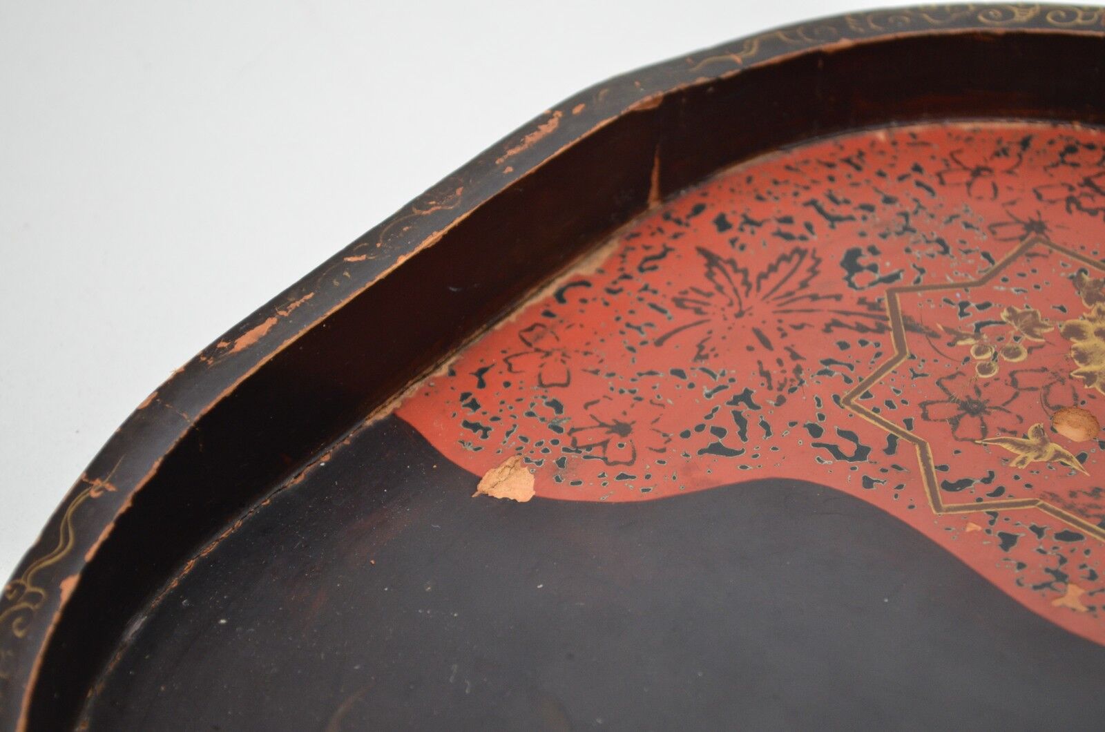 Japan - Antique lacquered wooden top