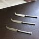Lot de 3 petits couteaux à fromage métal argenté