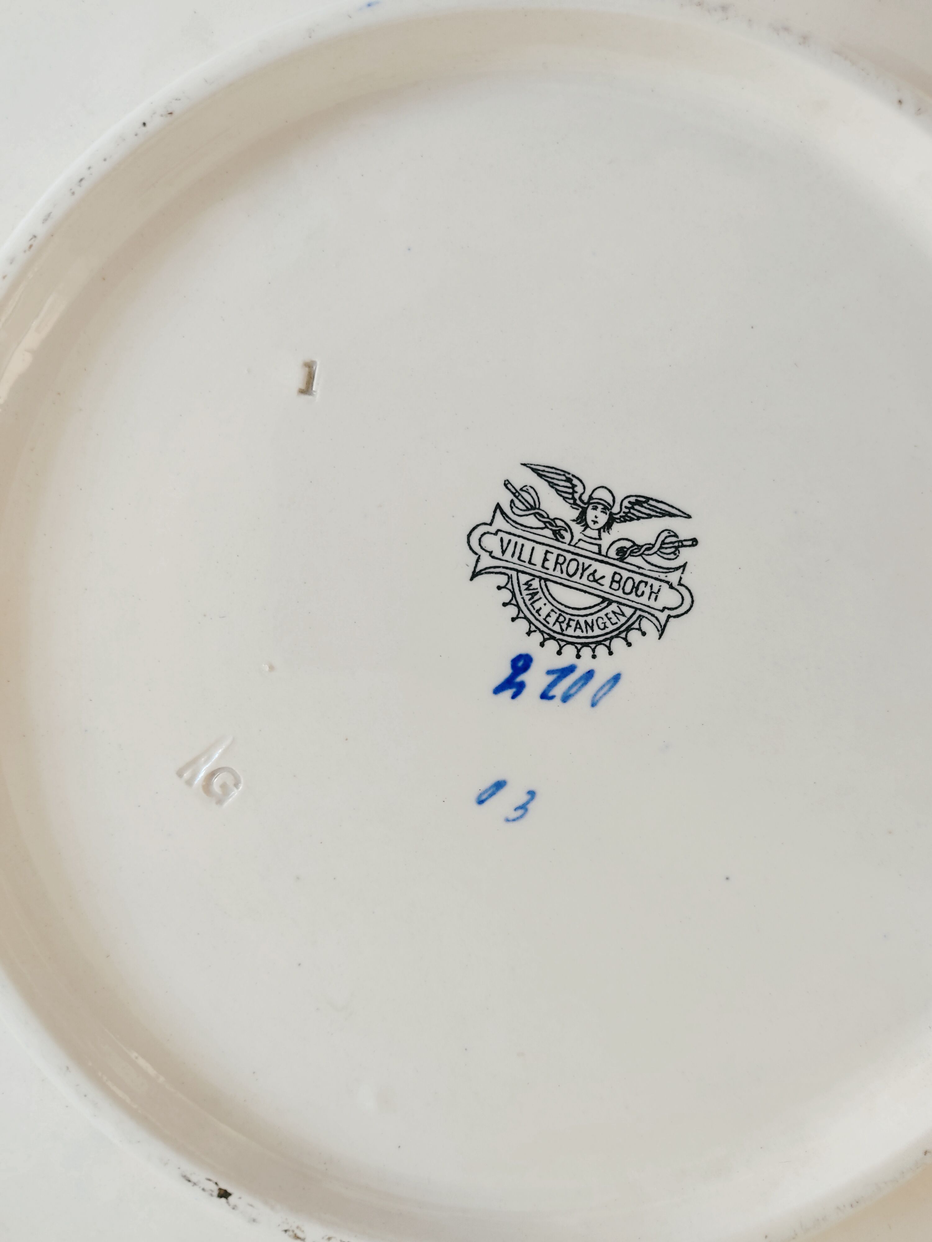 Boch Frères and Villeroy & Boch, Set of two courses